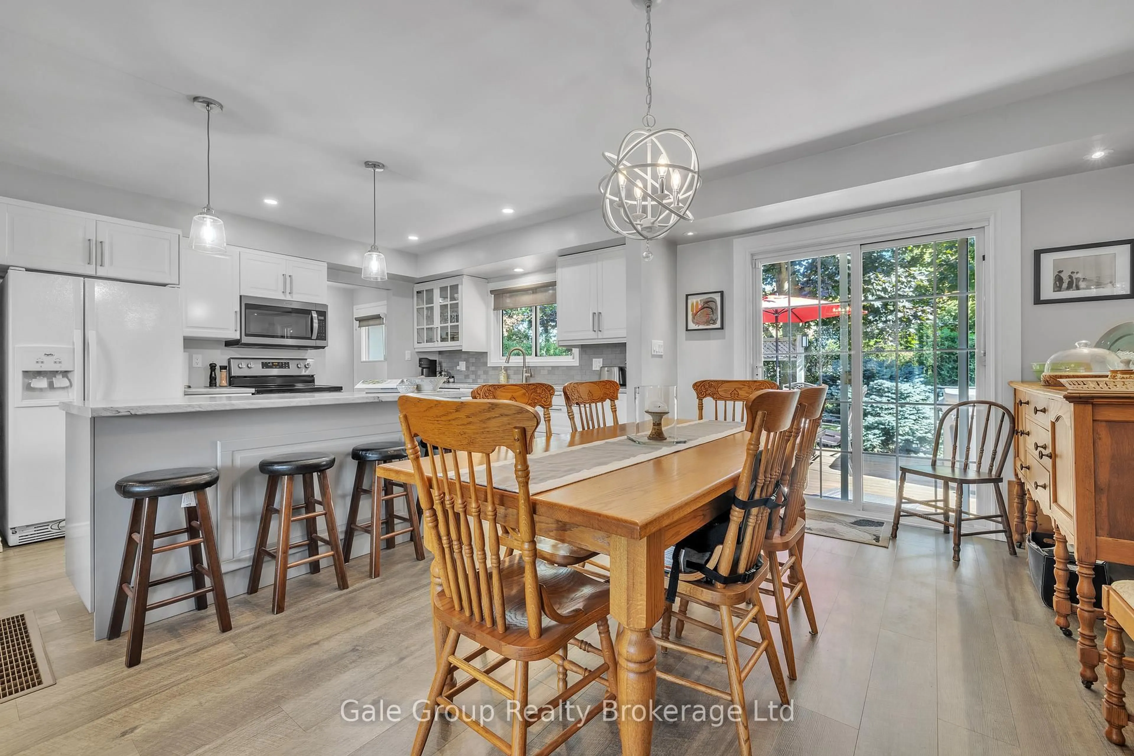 Open concept kitchen, unknown for 34 Peers Pl, Woodstock Ontario N4S 8G8