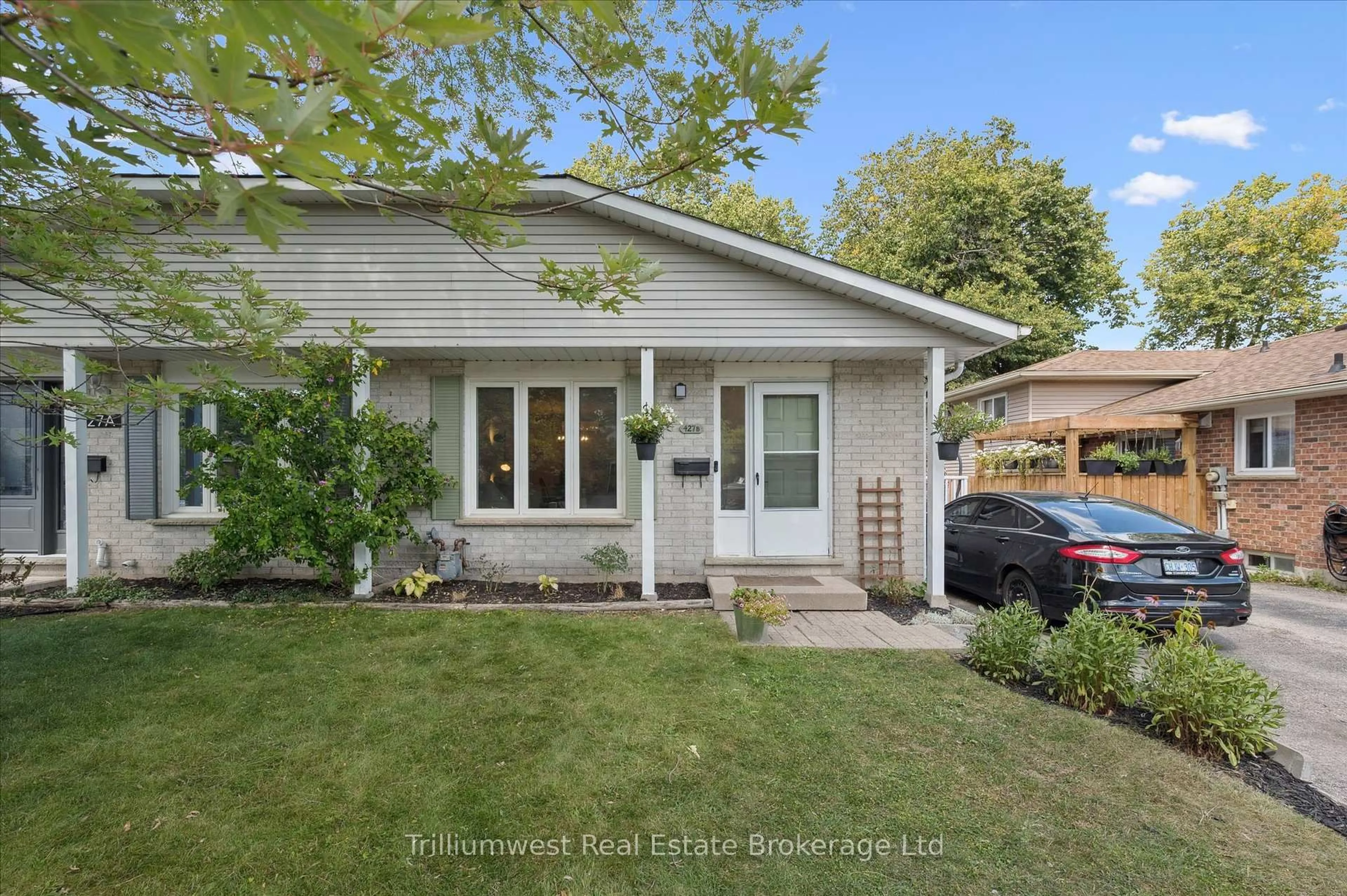 Home with vinyl exterior material, street for 427B Dayna Cres, Waterloo Ontario N2K 3M5
