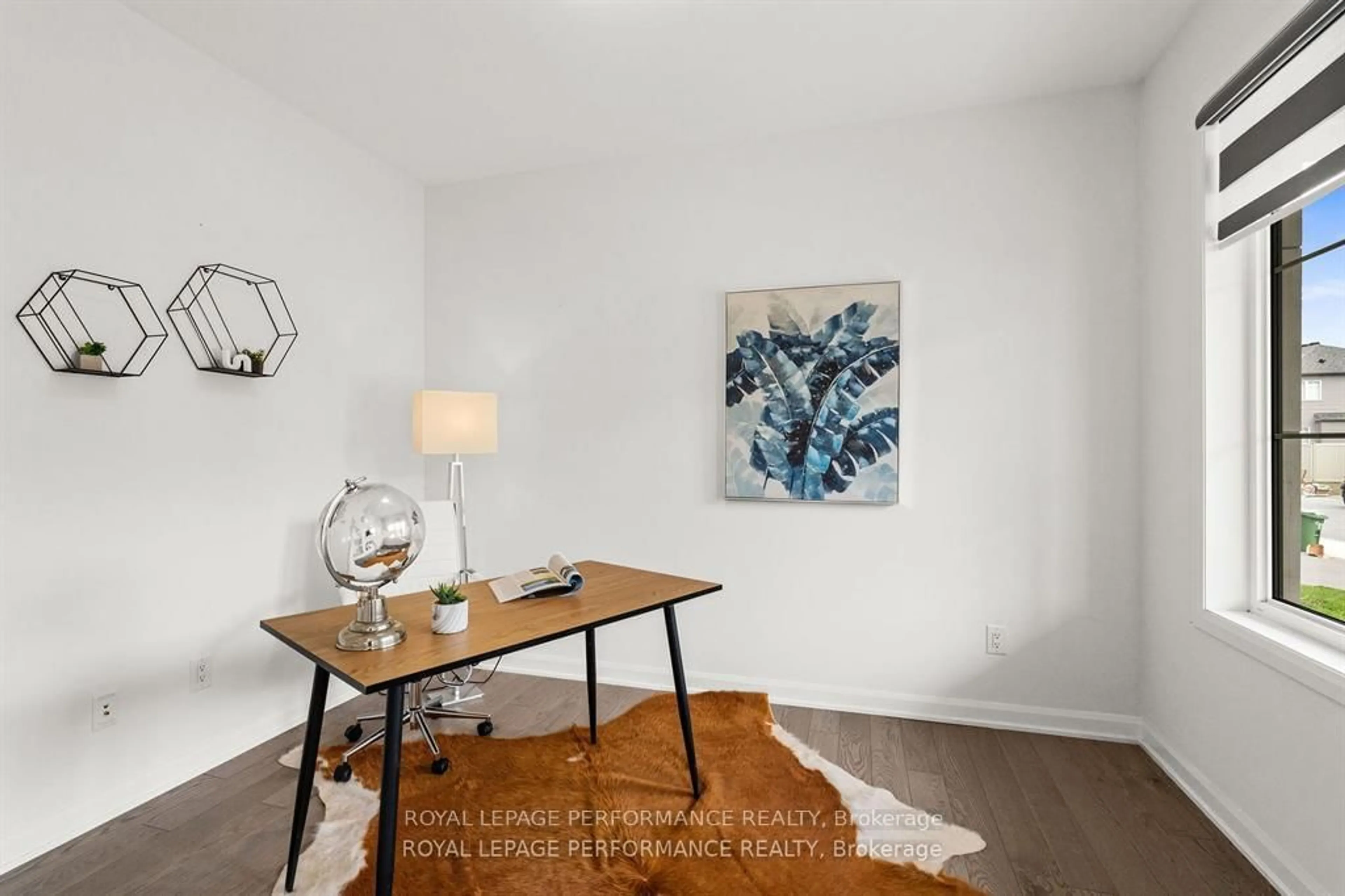 A pic of a room for 95 RALPH ERFLE Way, Ottawa Ontario K2J 6W2