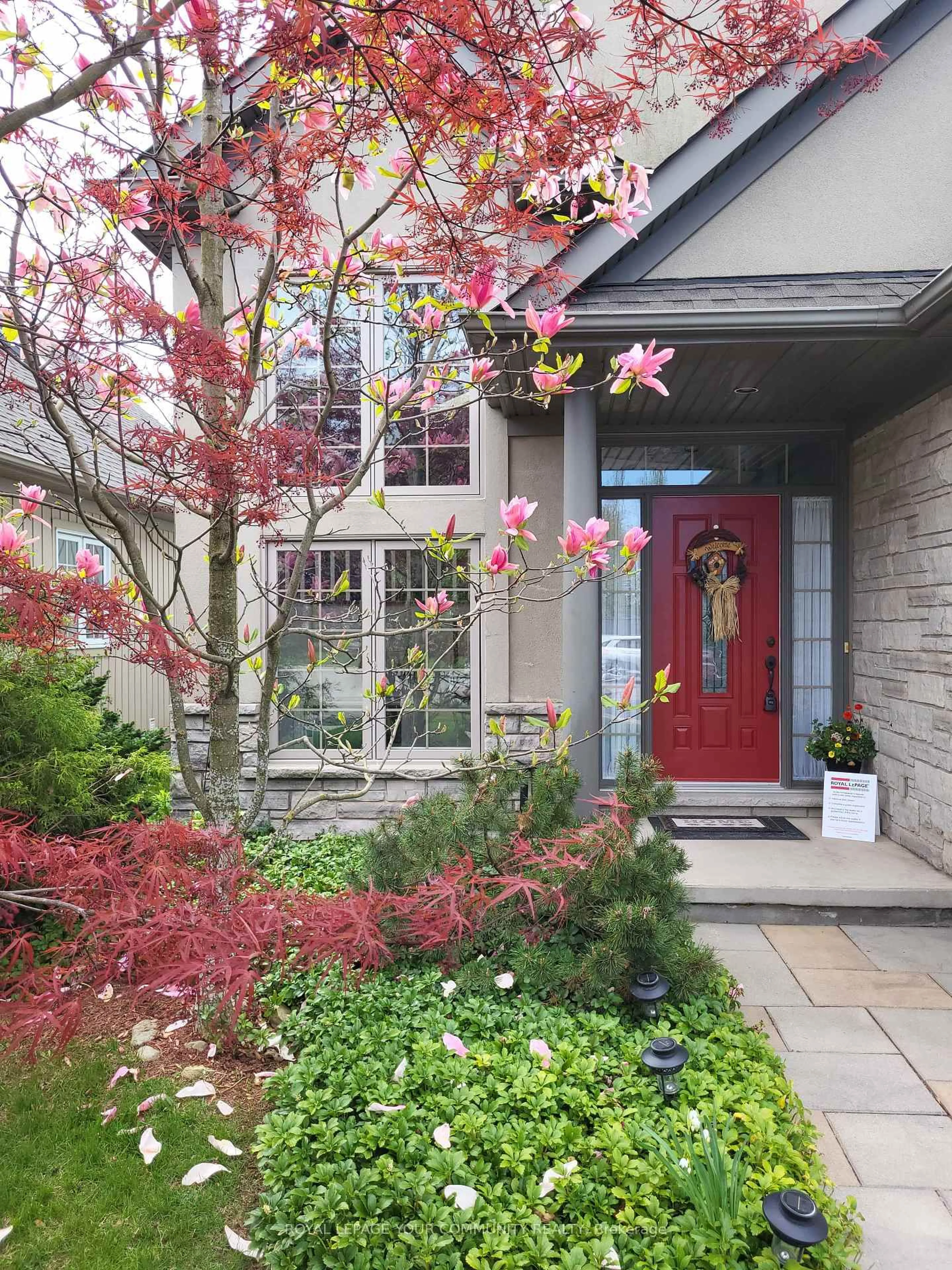 Indoor entryway for 61 Frontier Dr, Niagara-on-the-Lake Ontario L0S 1J0