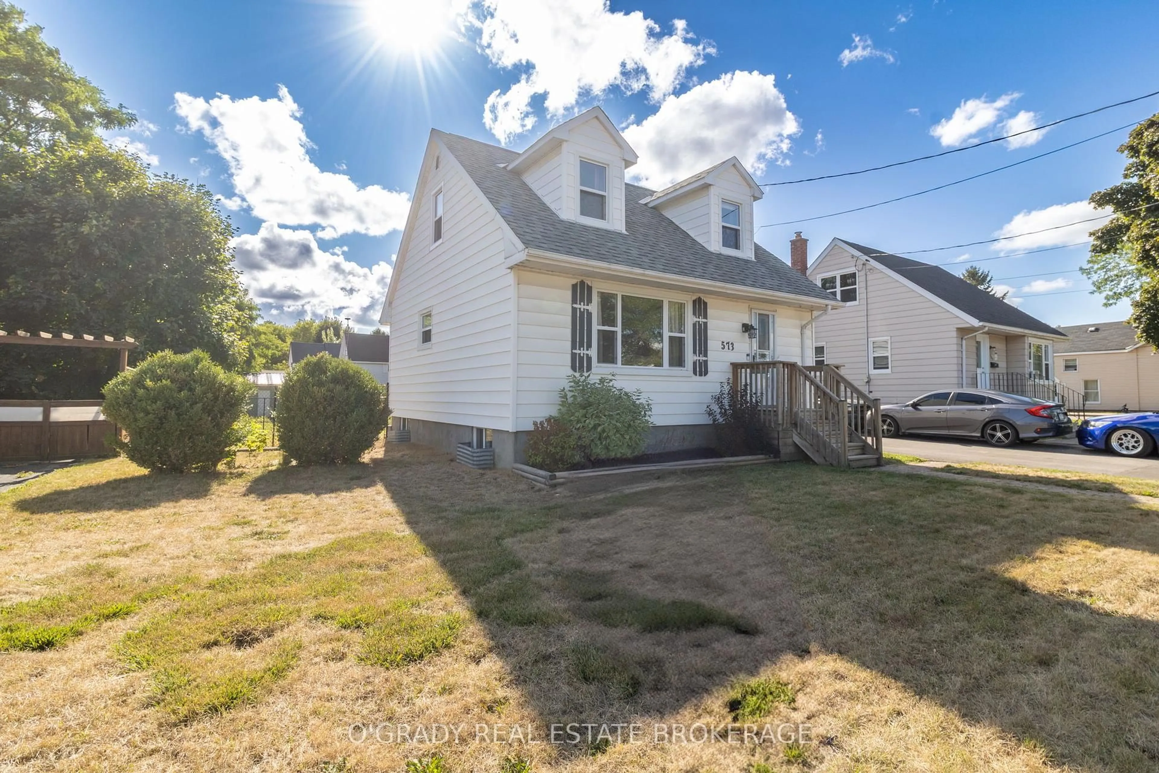 A pic from outside/outdoor area/front of a property/back of a property/a pic from drone, street for 573 Edward St, Prescott Ontario K0E 1T0
