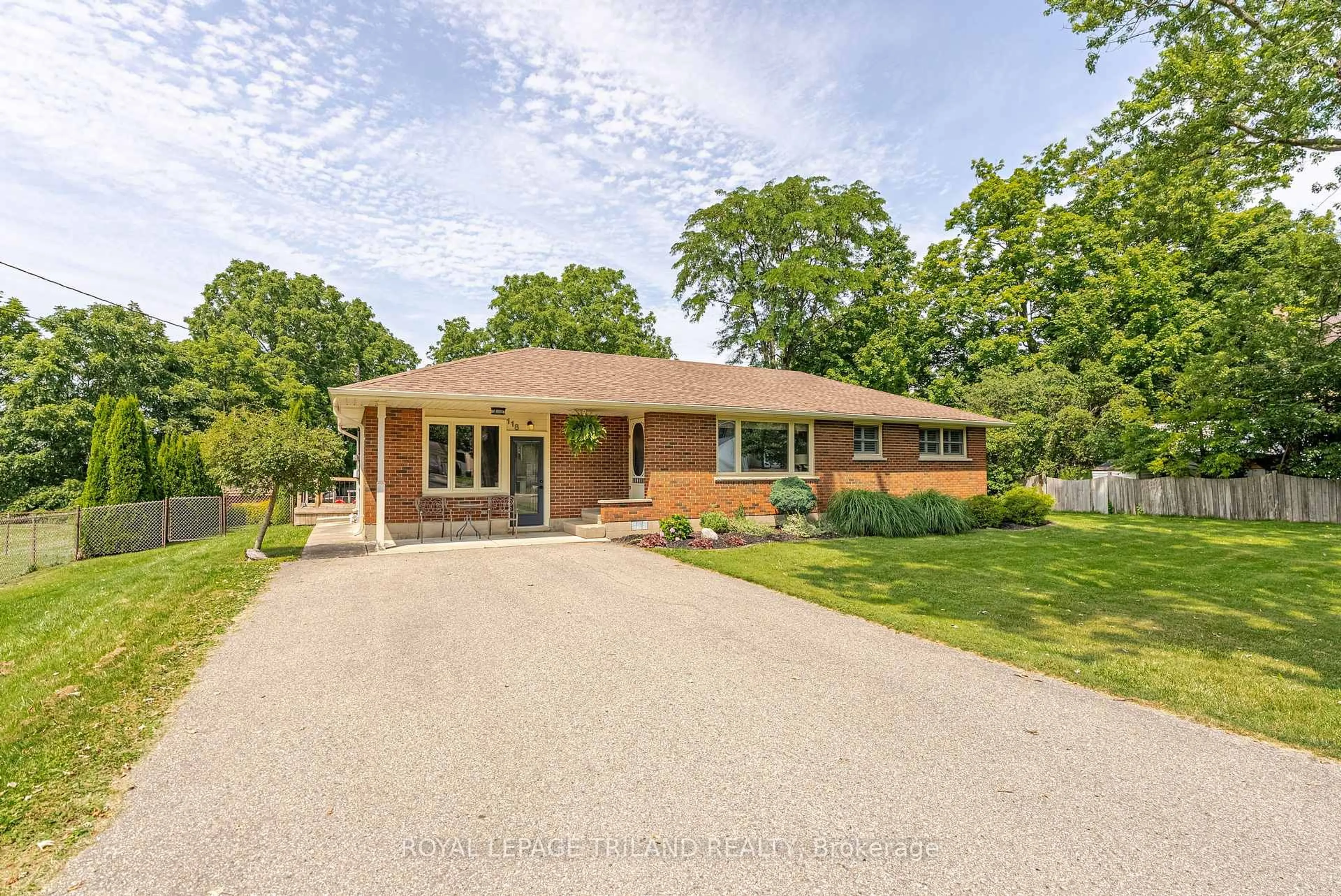 Home with brick exterior material, street for 118 Seventh Ave, Central Elgin Ontario N0L 1B0