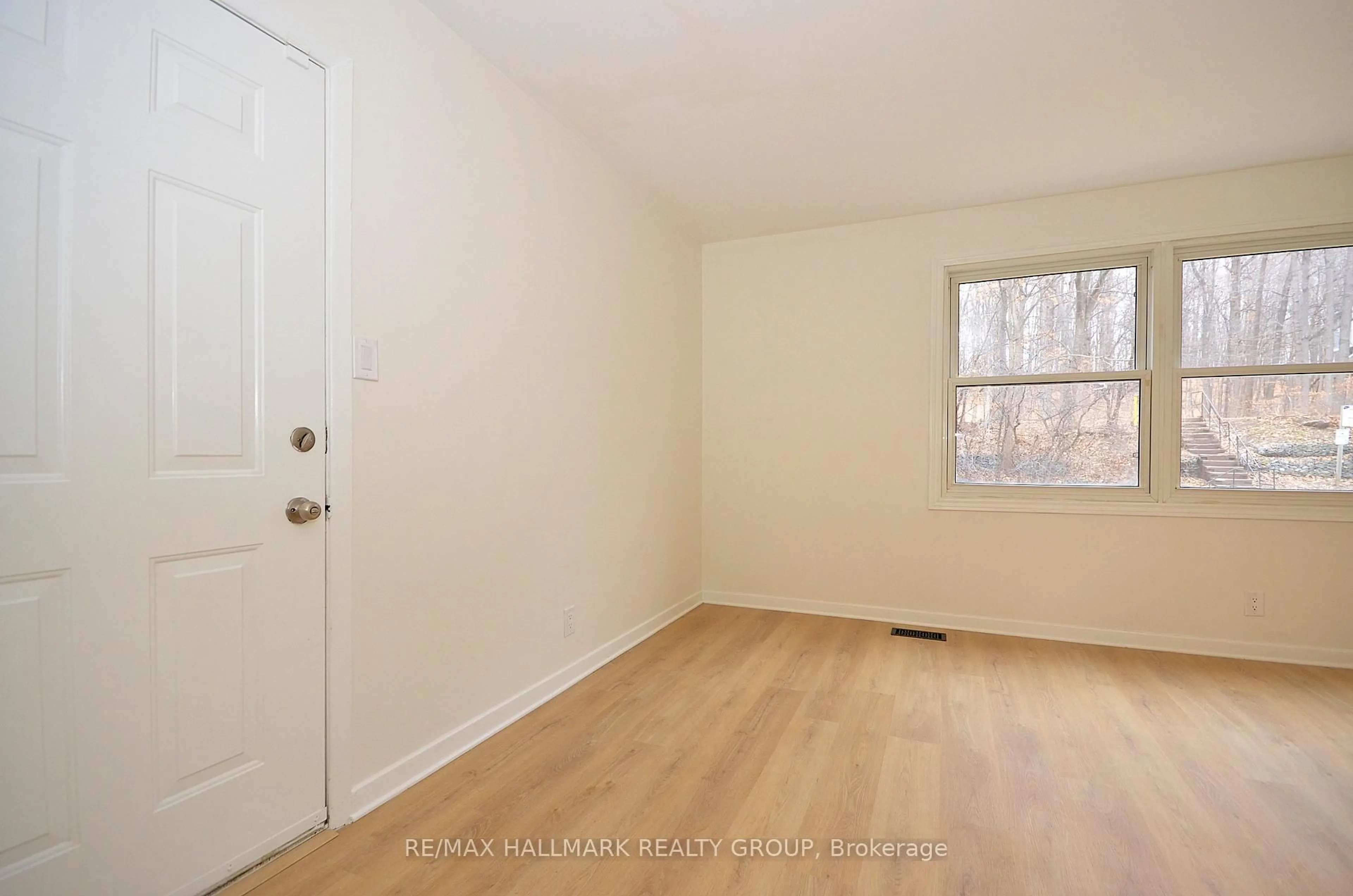 A pic of a room for 114 Lebrun St, Ottawa Ontario K1L 5C9