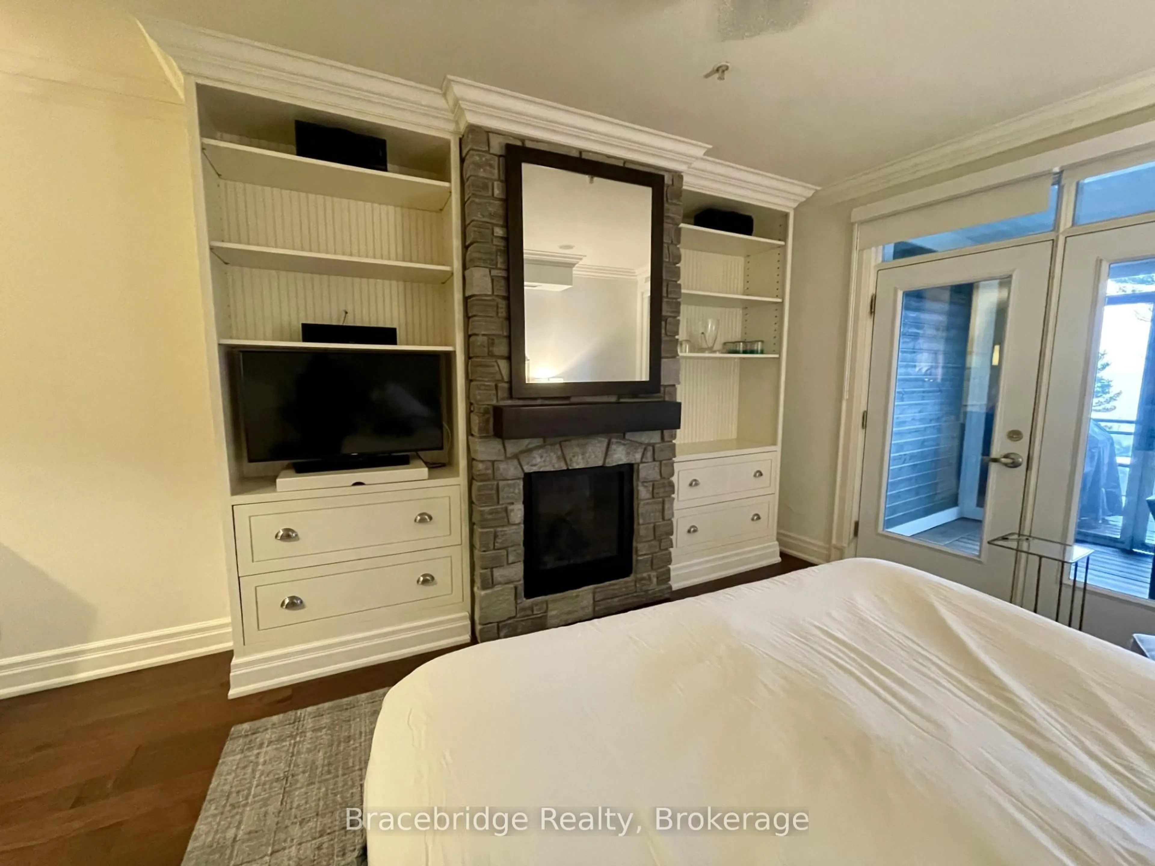 A pic of a room for 1869 Muskoka 118 Highway #L204-D2, Muskoka Lakes Ontario P1L 1W8