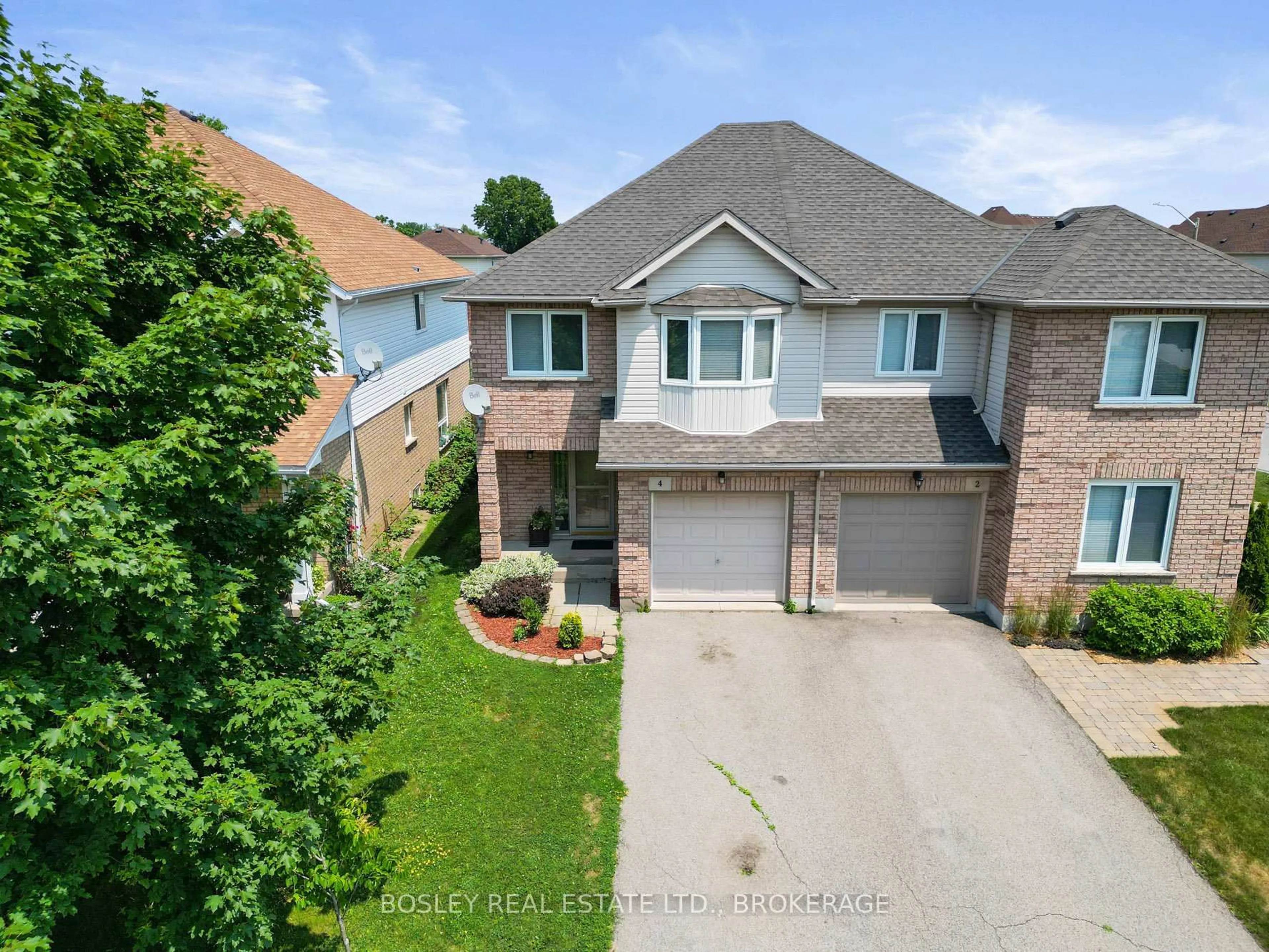 A pic from outside/outdoor area/front of a property/back of a property/a pic from drone, street for 4 Gonzalez Crt, Thorold Ontario L2V 5C1