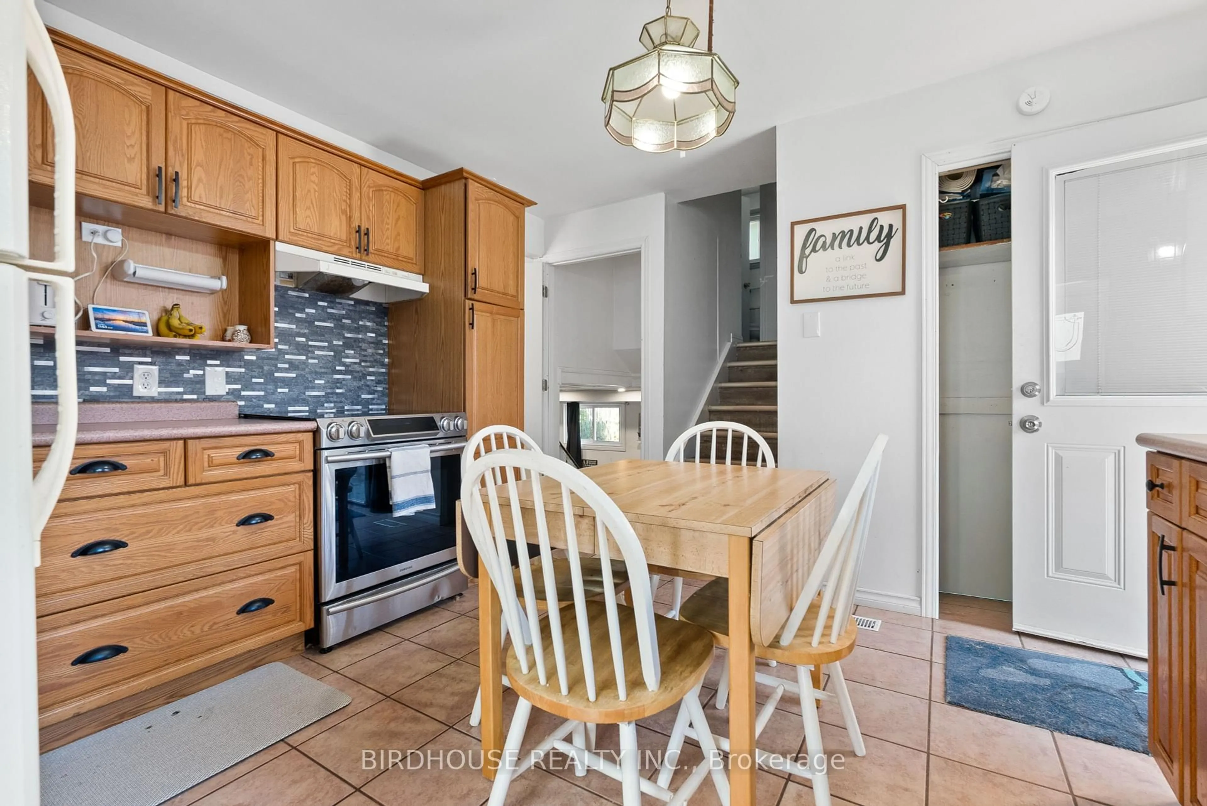 Standard kitchen, unknown for 441 Crystal Dr, Peterborough South Ontario K9J 8L3