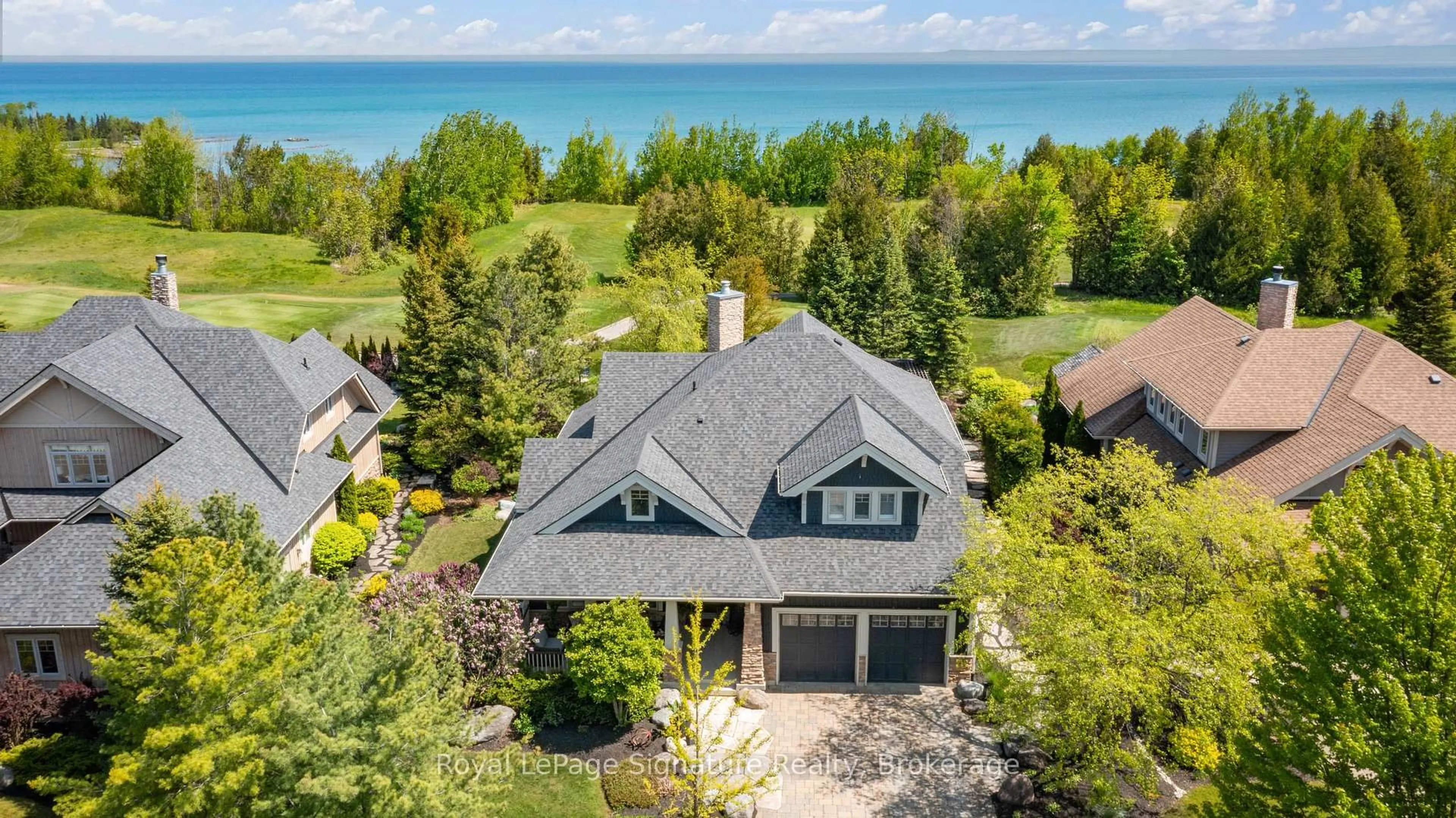 A pic from outside/outdoor area/front of a property/back of a property/a pic from drone, water/lake/river/ocean view for 149 East Ridge Dr, Blue Mountains Ontario N0H 2P0
