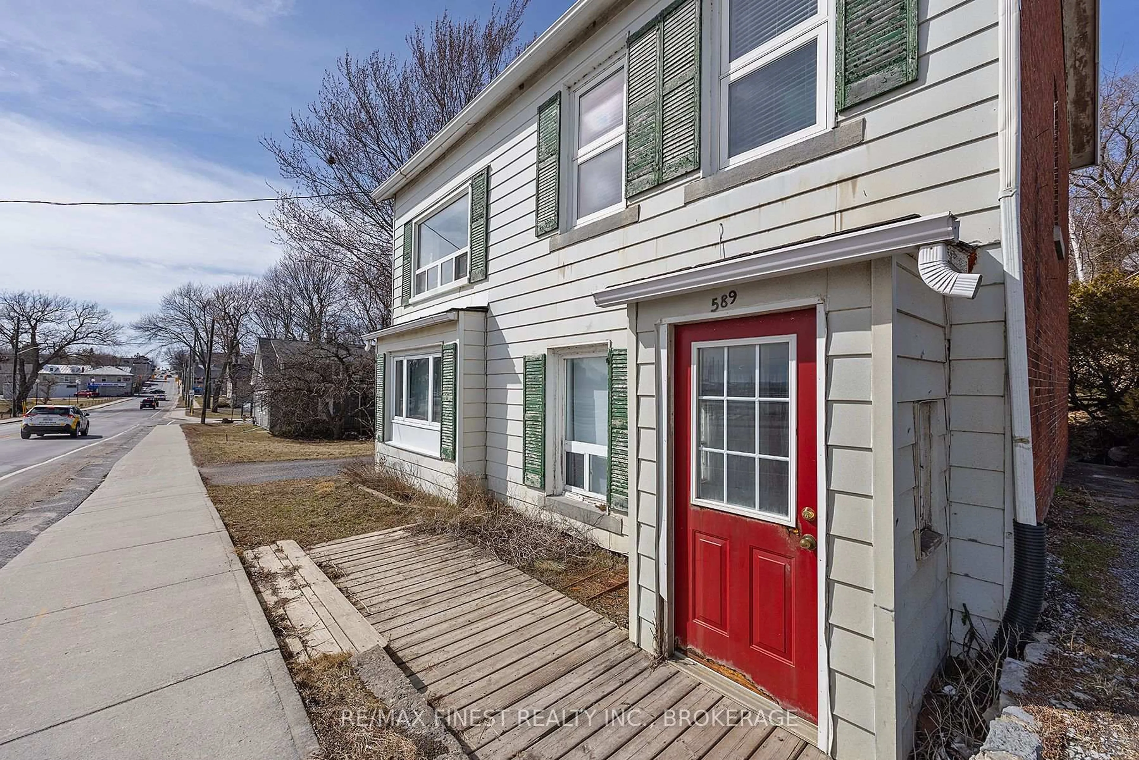 Unknown for 589 King St, Kingston Ontario K7M 2E6
