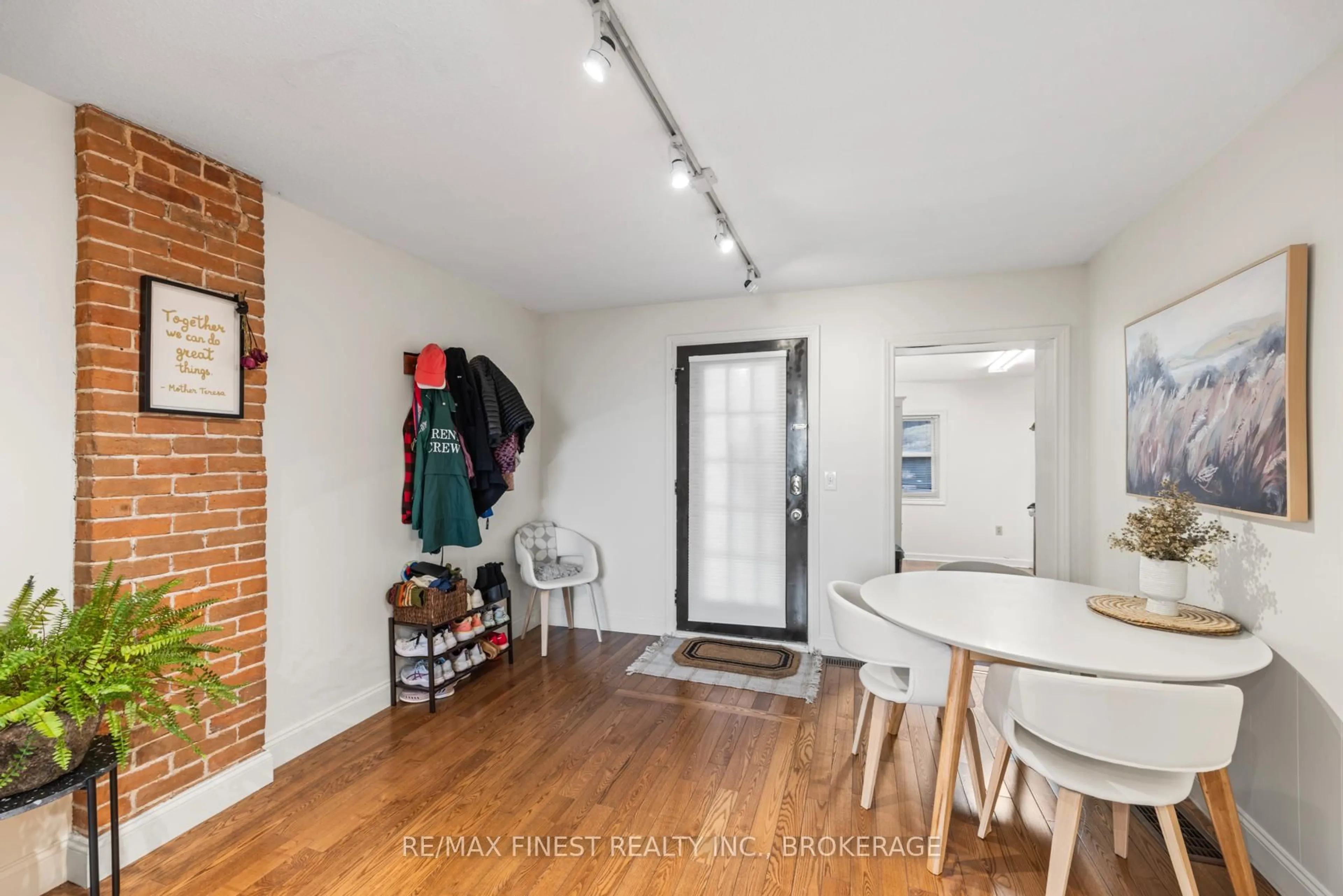 Unknown for 589 King St, Kingston Ontario K7M 2E6
