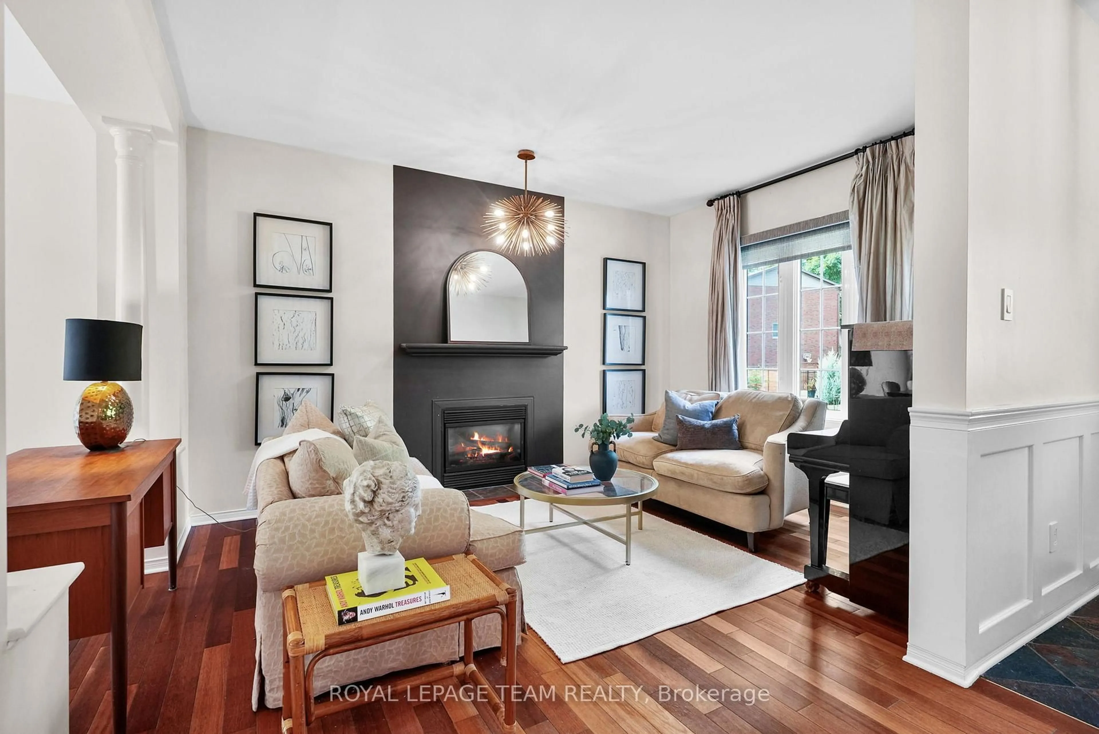 Living room with furniture, unknown for 2122 Saunders Ave, Ottawa Ontario K2A 4C7