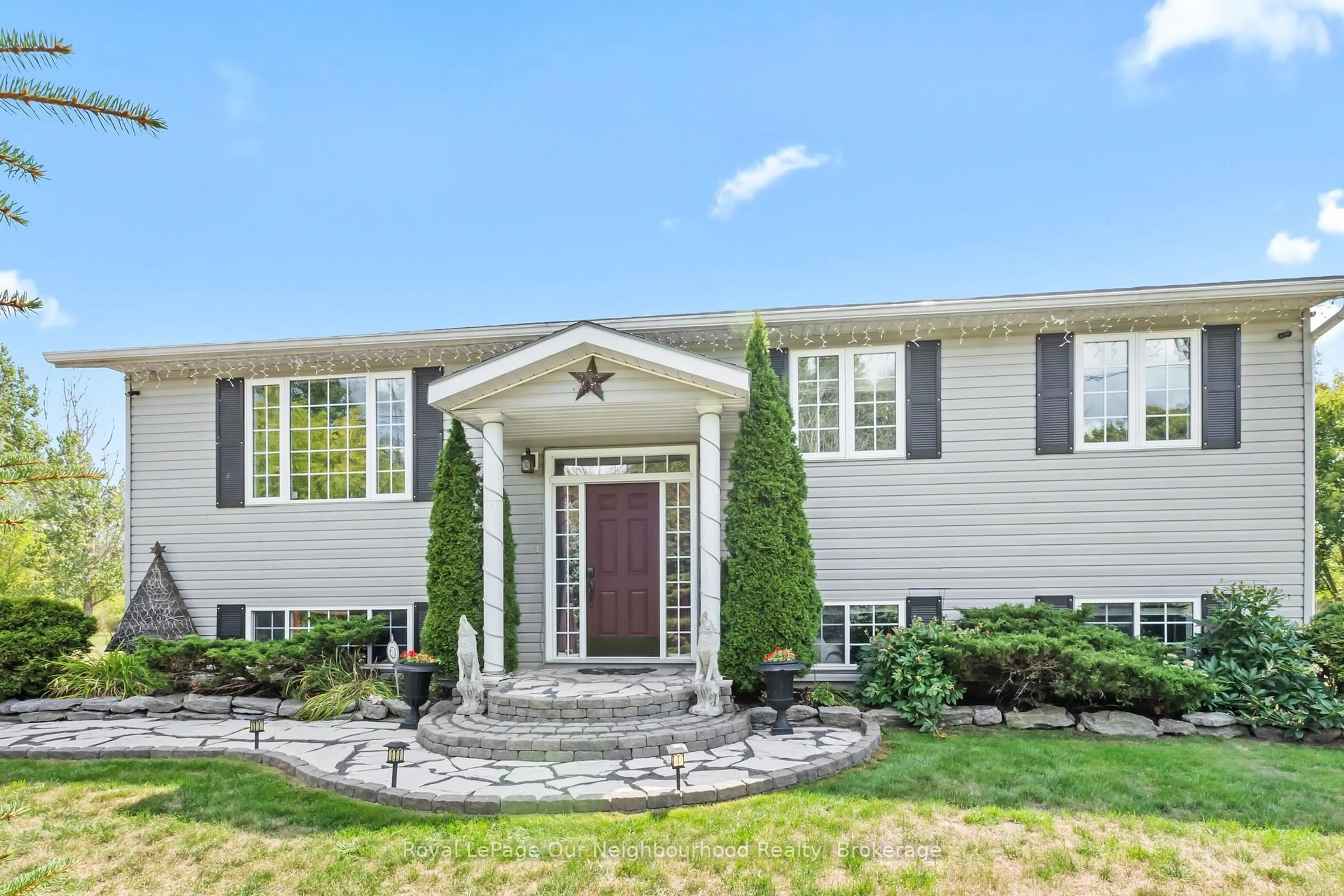 Home with vinyl exterior material, street for 464 Meyers Creek Rd, Trenton Ontario K8V 5P8