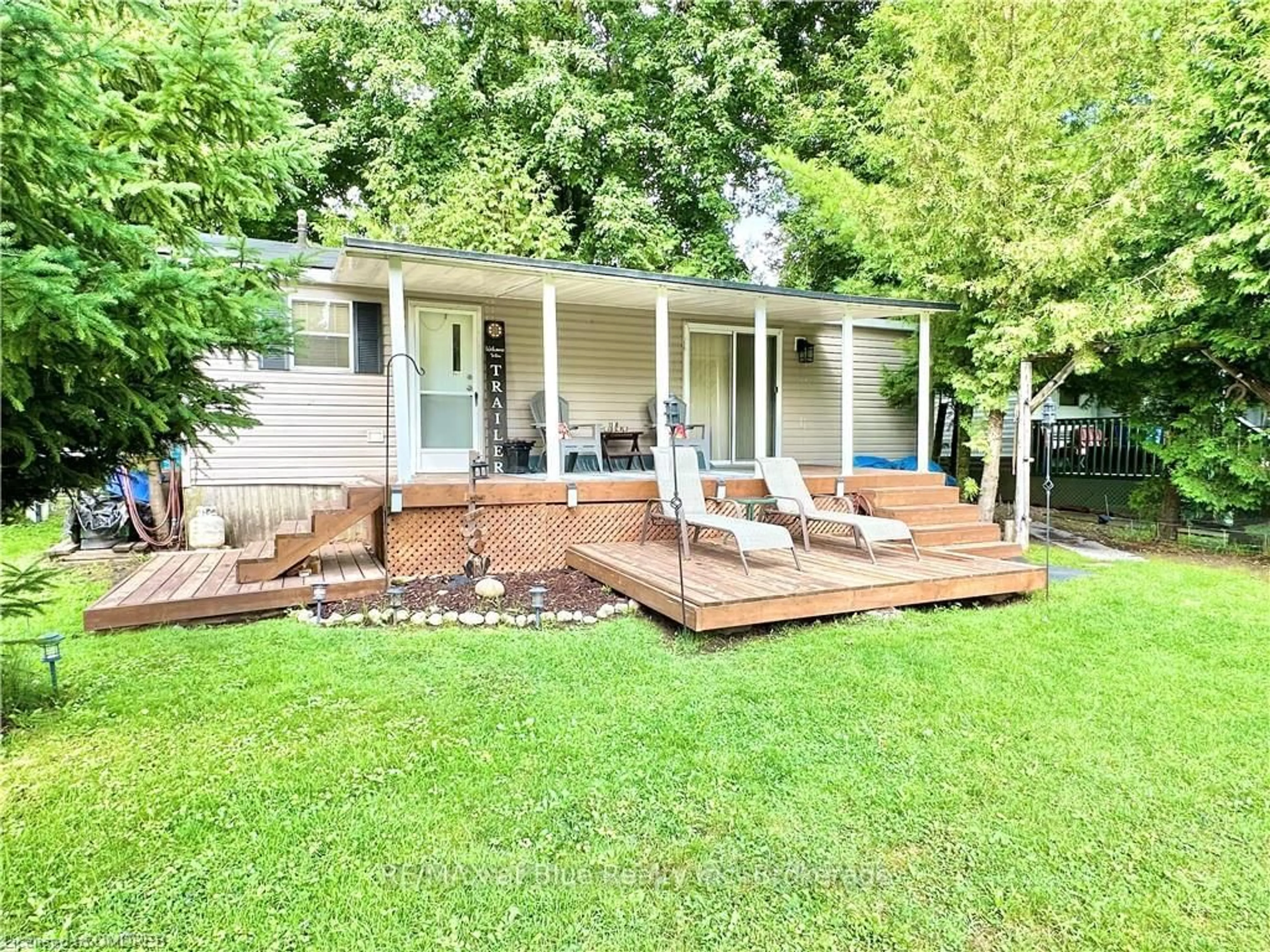 Patio, unknown for 7489 SIDEROAD 5 #E7, Wellington North Ontario N0G 2L0