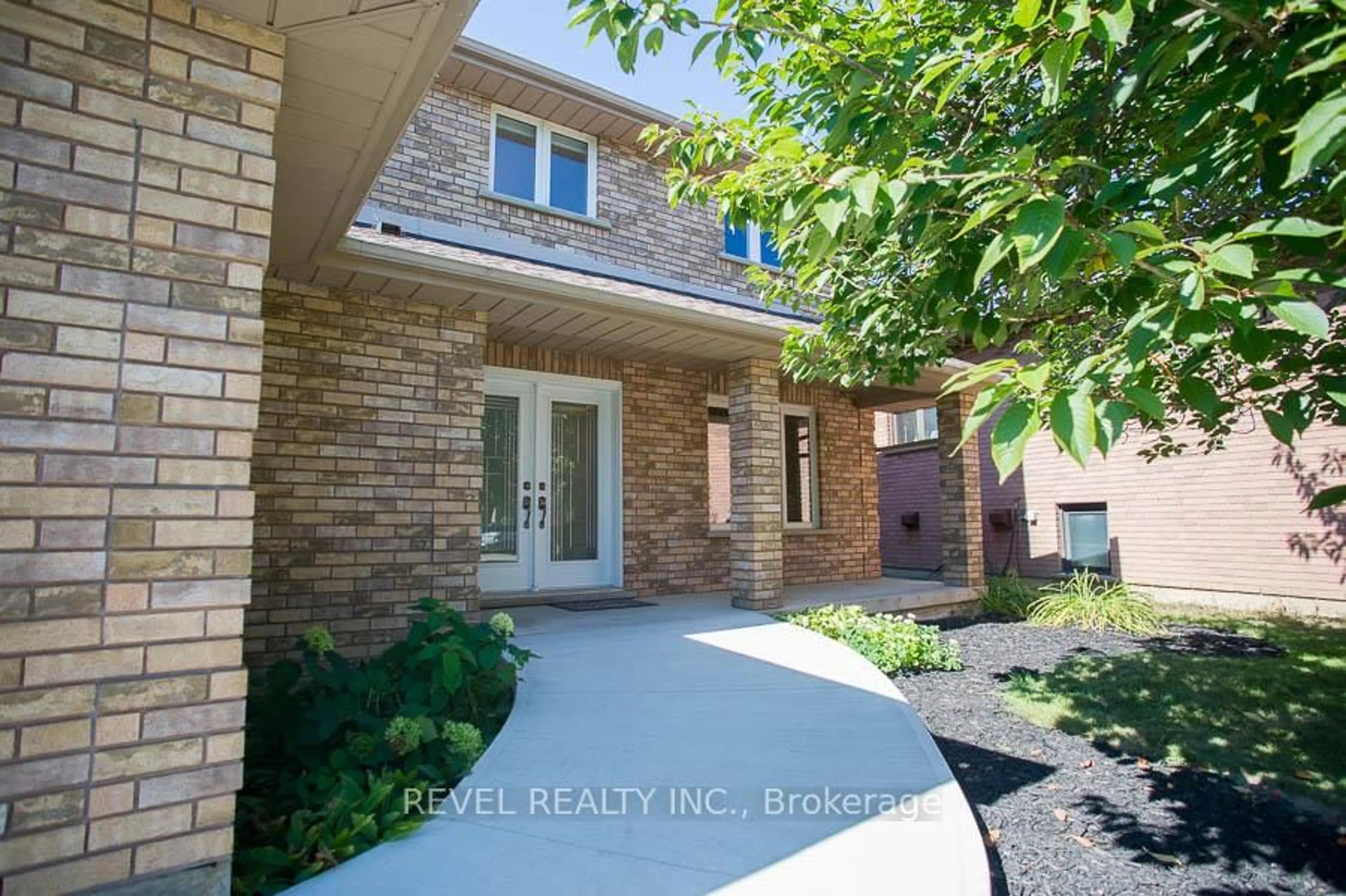 Home with brick exterior material, street for 89 Dante Cres, Brantford Ontario N3P 1B9