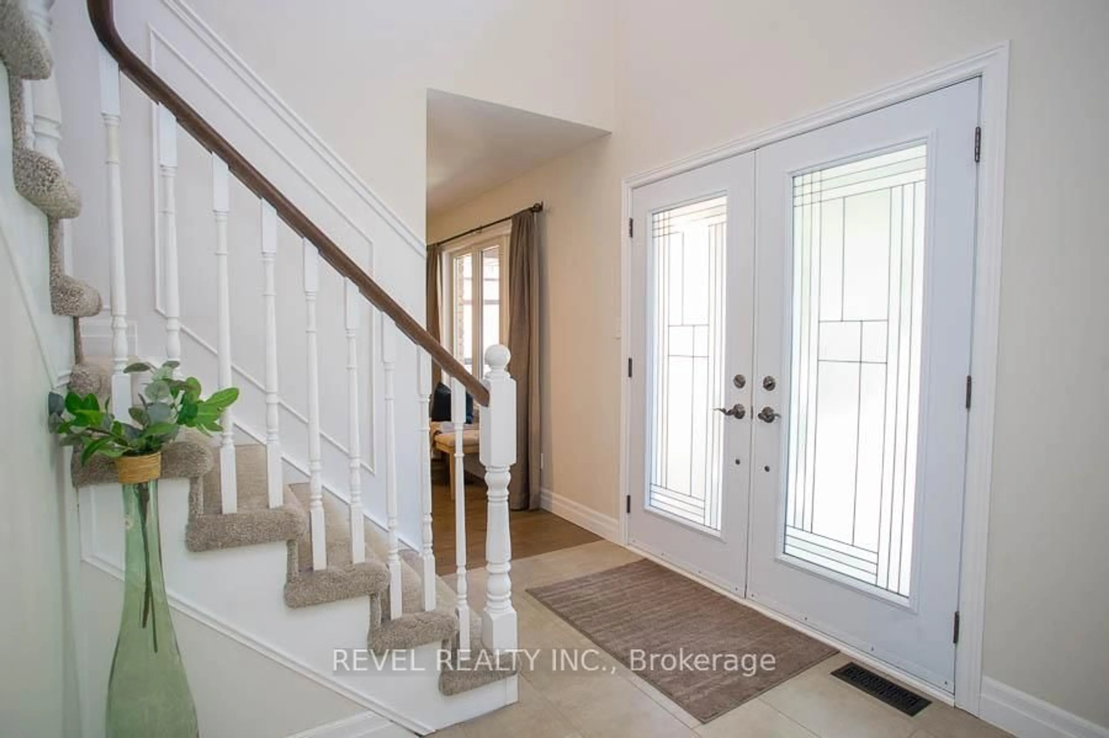 Indoor entryway for 89 Dante Cres, Brantford Ontario N3P 1B9