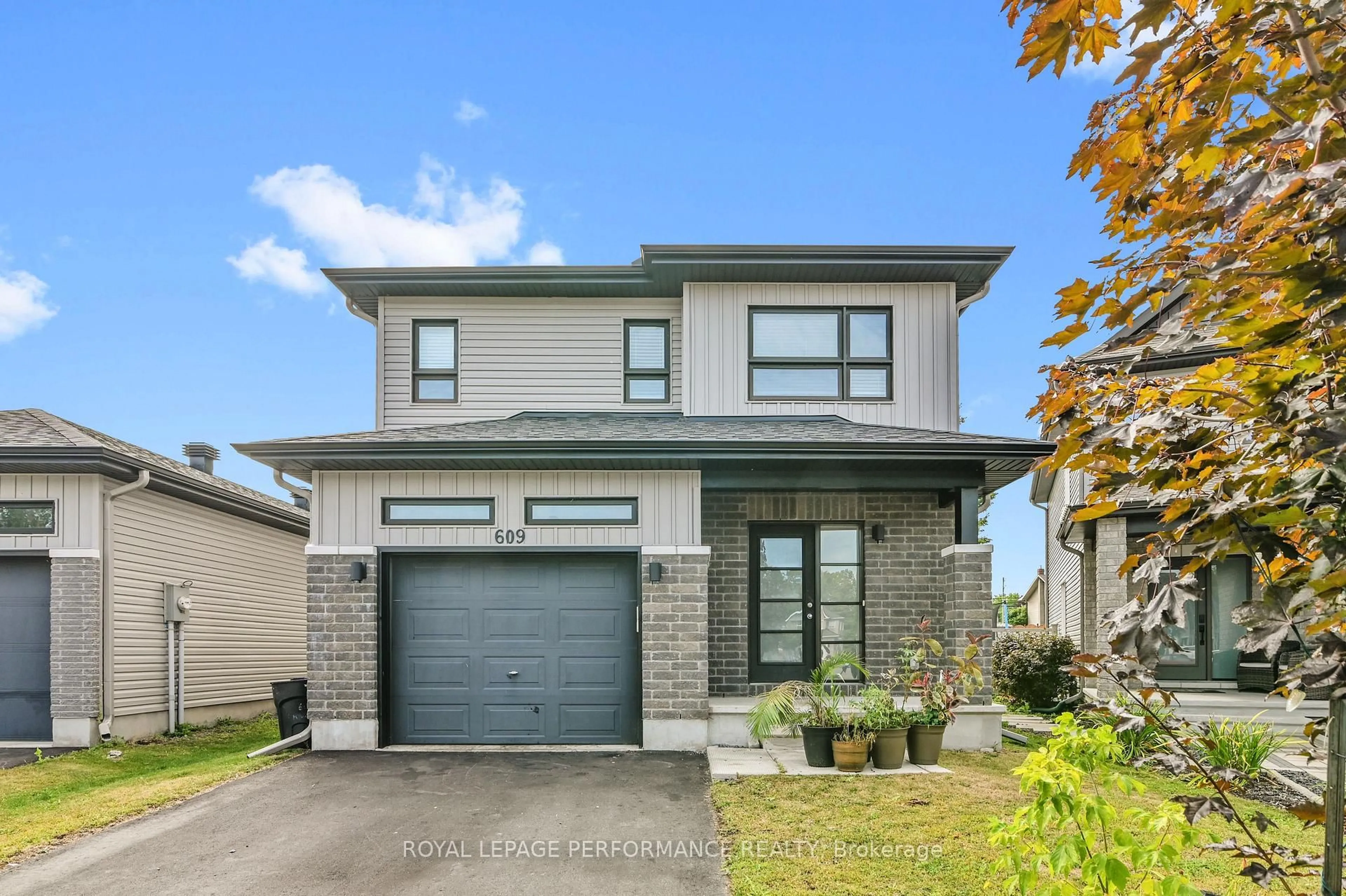 Home with brick exterior material, street for 609 Robert St, Clarence-Rockland Ontario K4K 1E8