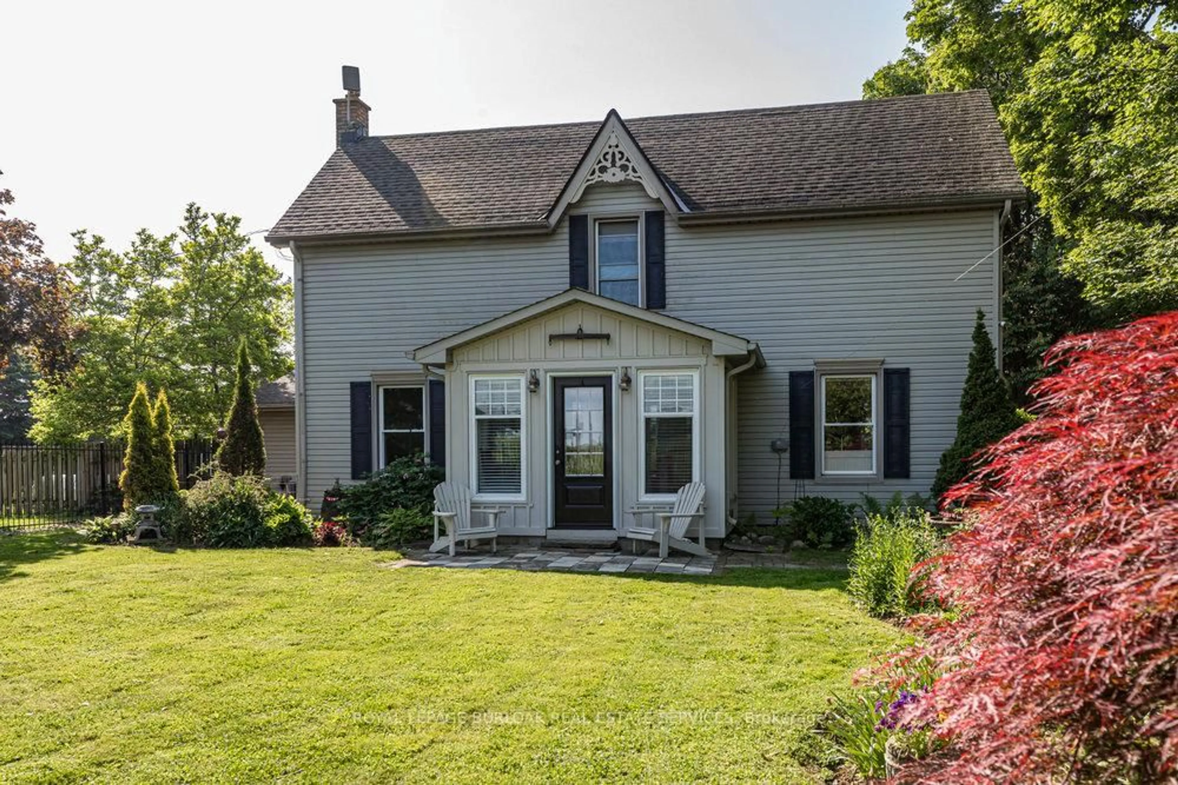 Home with vinyl exterior material, street for 516 Concession 7 Rd, Hamilton Ontario L8B 1T6