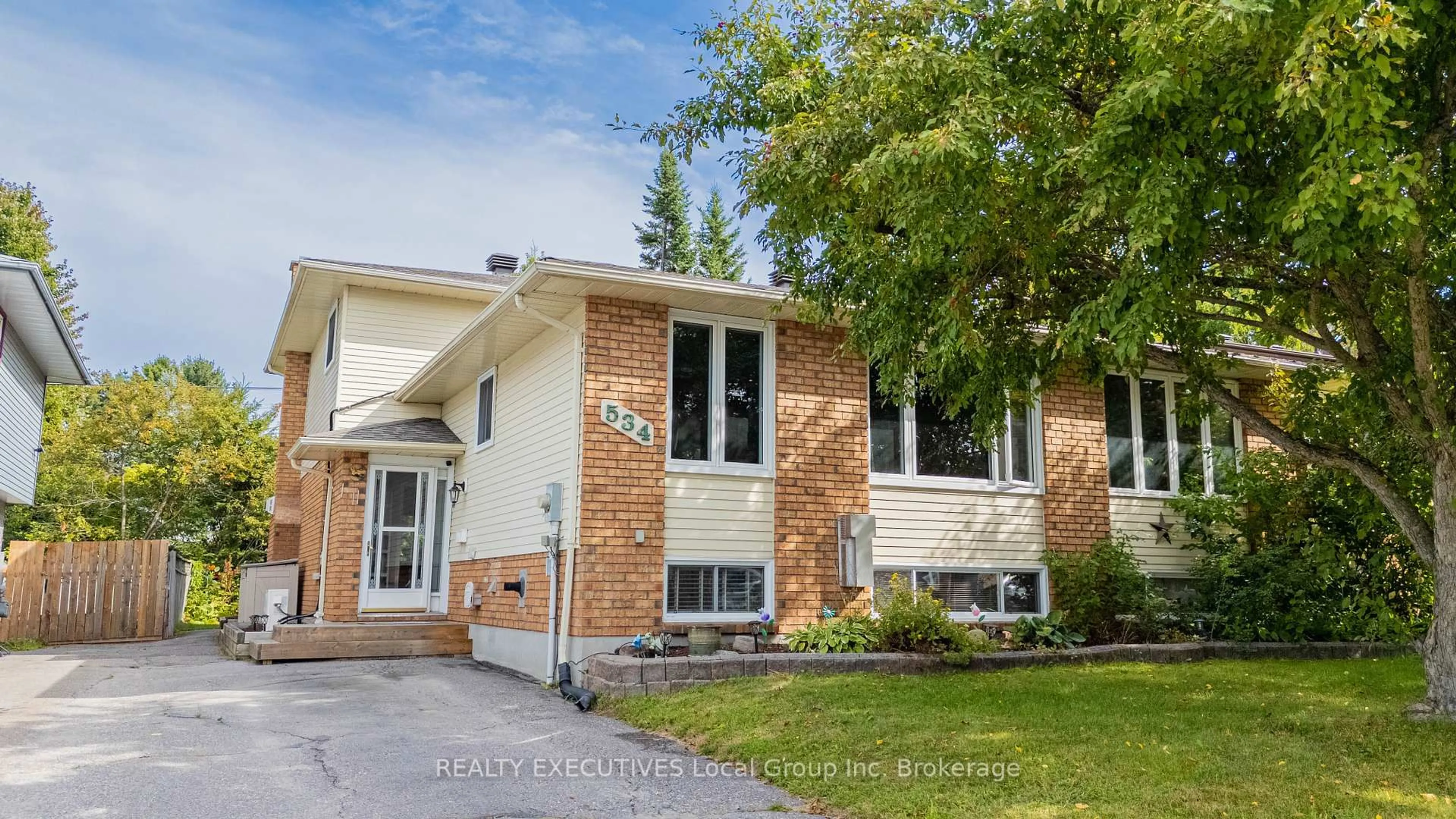 Home with brick exterior material, street for 534 BROMLEY Ave, North Bay Ontario P1B 9H5