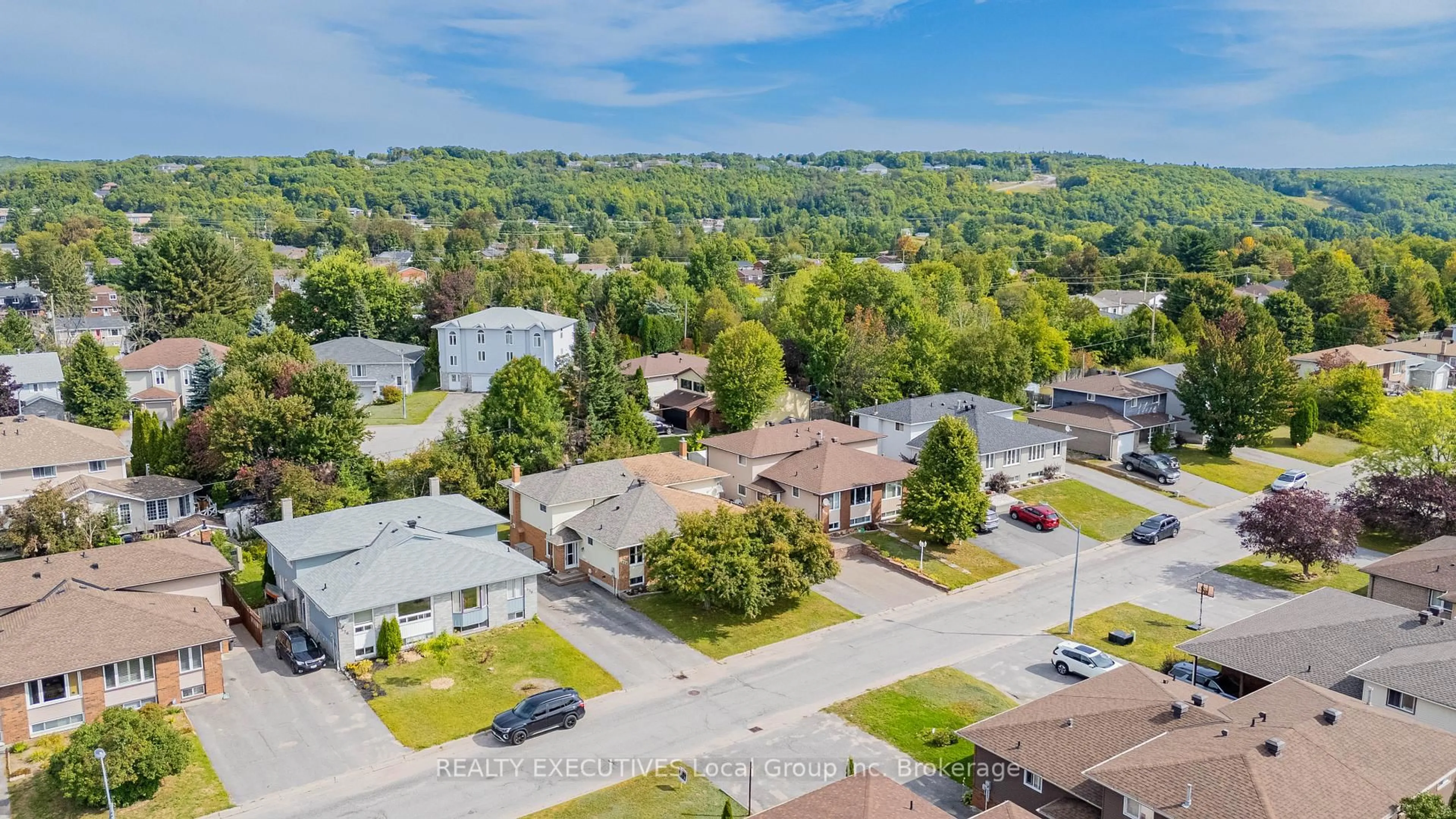 A pic from outside/outdoor area/front of a property/back of a property/a pic from drone, unknown for 534 BROMLEY Ave, North Bay Ontario P1B 9H5
