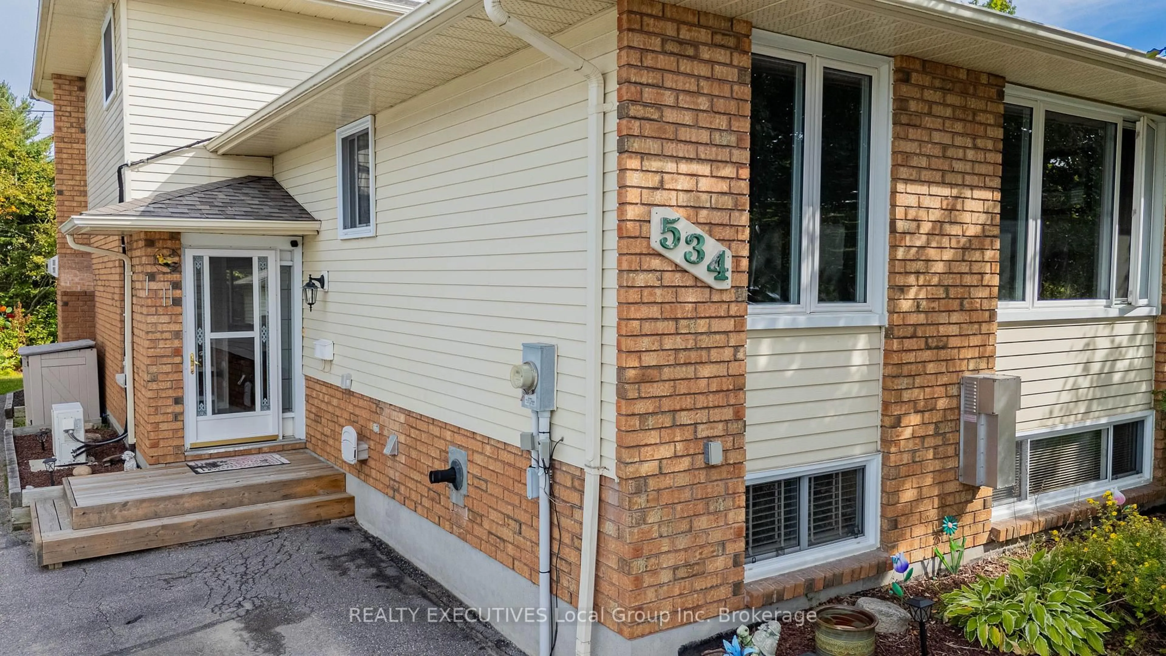Home with brick exterior material, street for 534 BROMLEY Ave, North Bay Ontario P1B 9H5