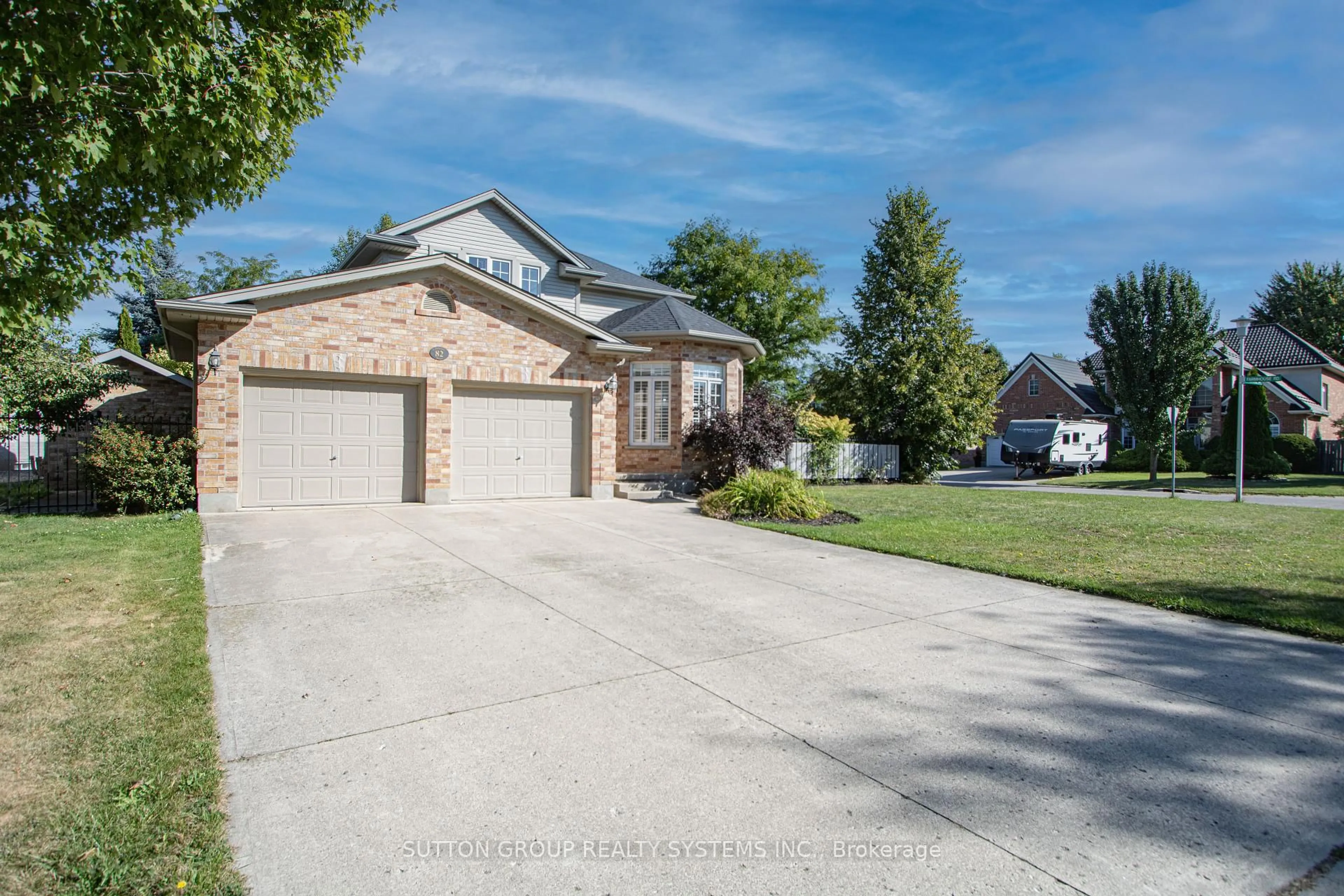 A pic from outside/outdoor area/front of a property/back of a property/a pic from drone, street for 82 Cobblestone St, London East Ontario N5Y 5M4