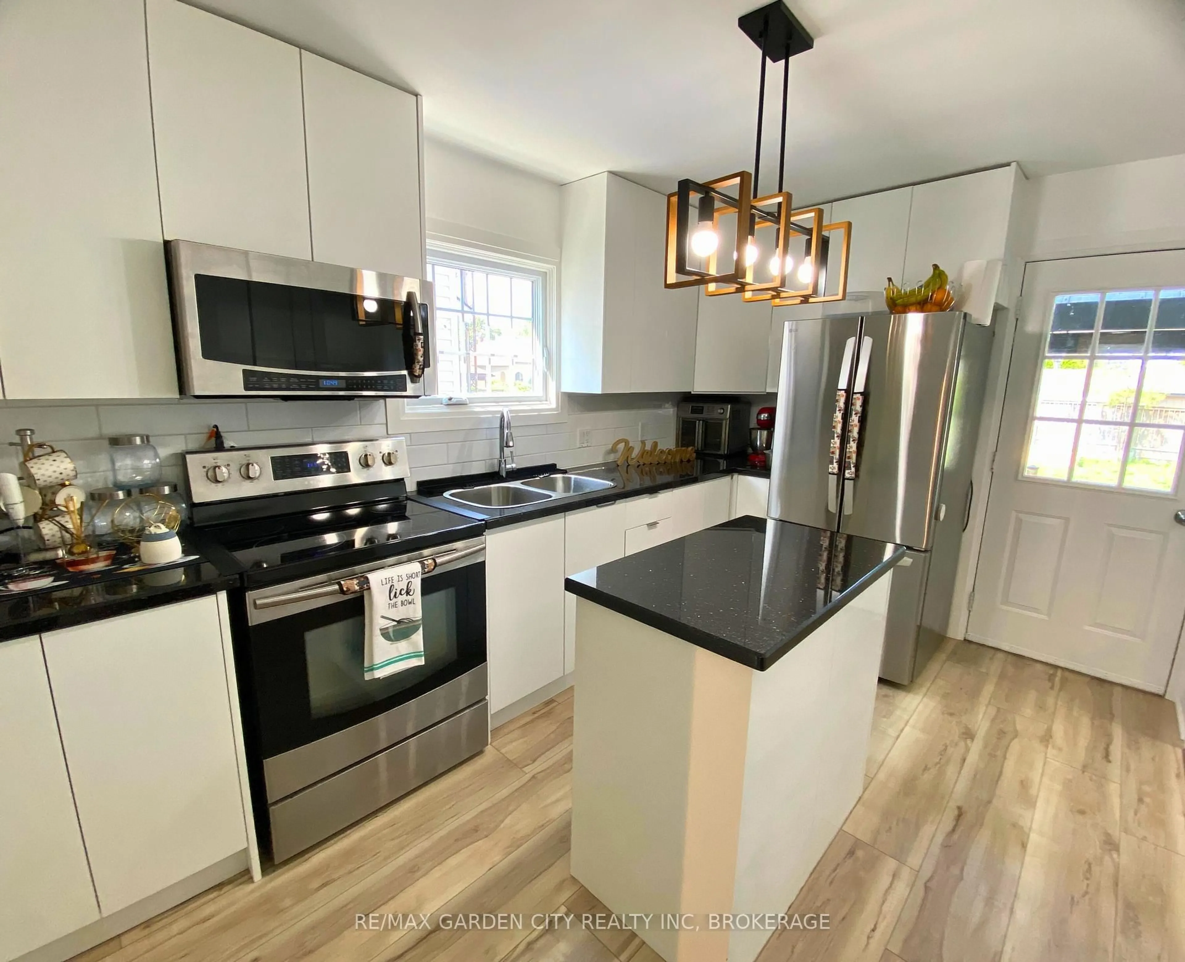 Open concept kitchen, unknown for 243 Geneva St, St. Catharines Ontario L2R 4R2