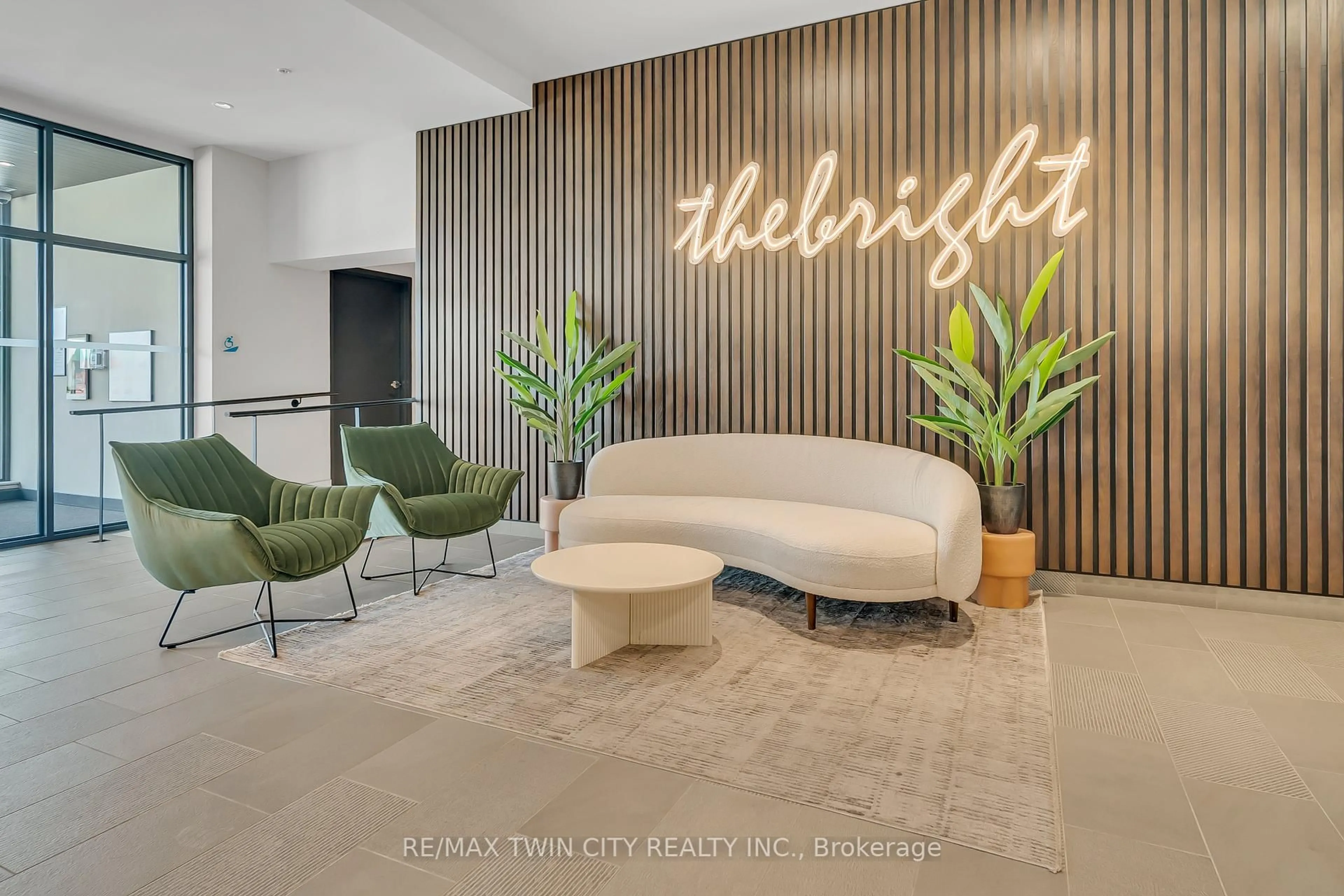 Lobby for 741 King St #906, Kitchener Ontario N2G 1E5