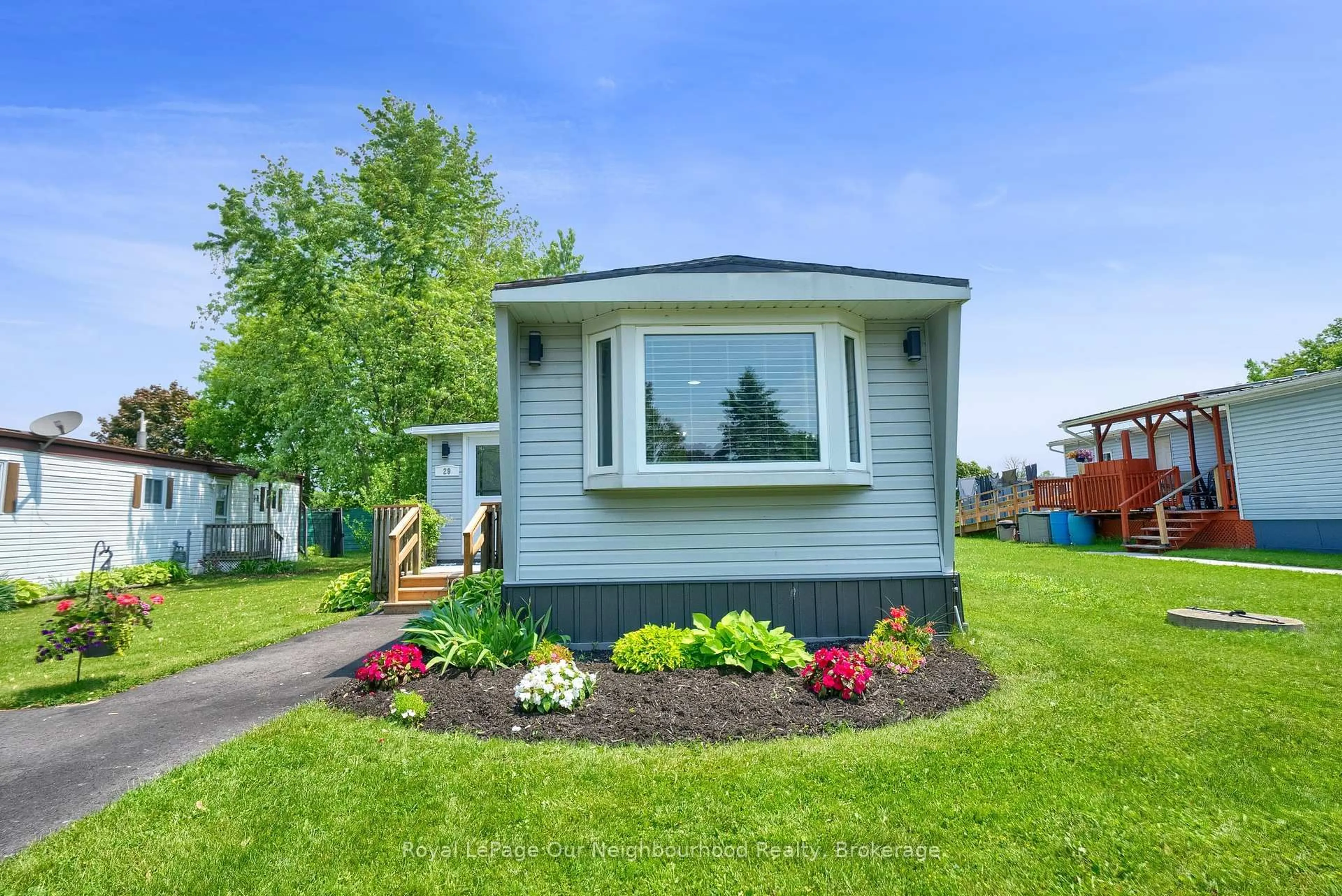 Home with vinyl exterior material, street for 29 Hillview Dr, Hamilton Township Ontario K9A 0X1