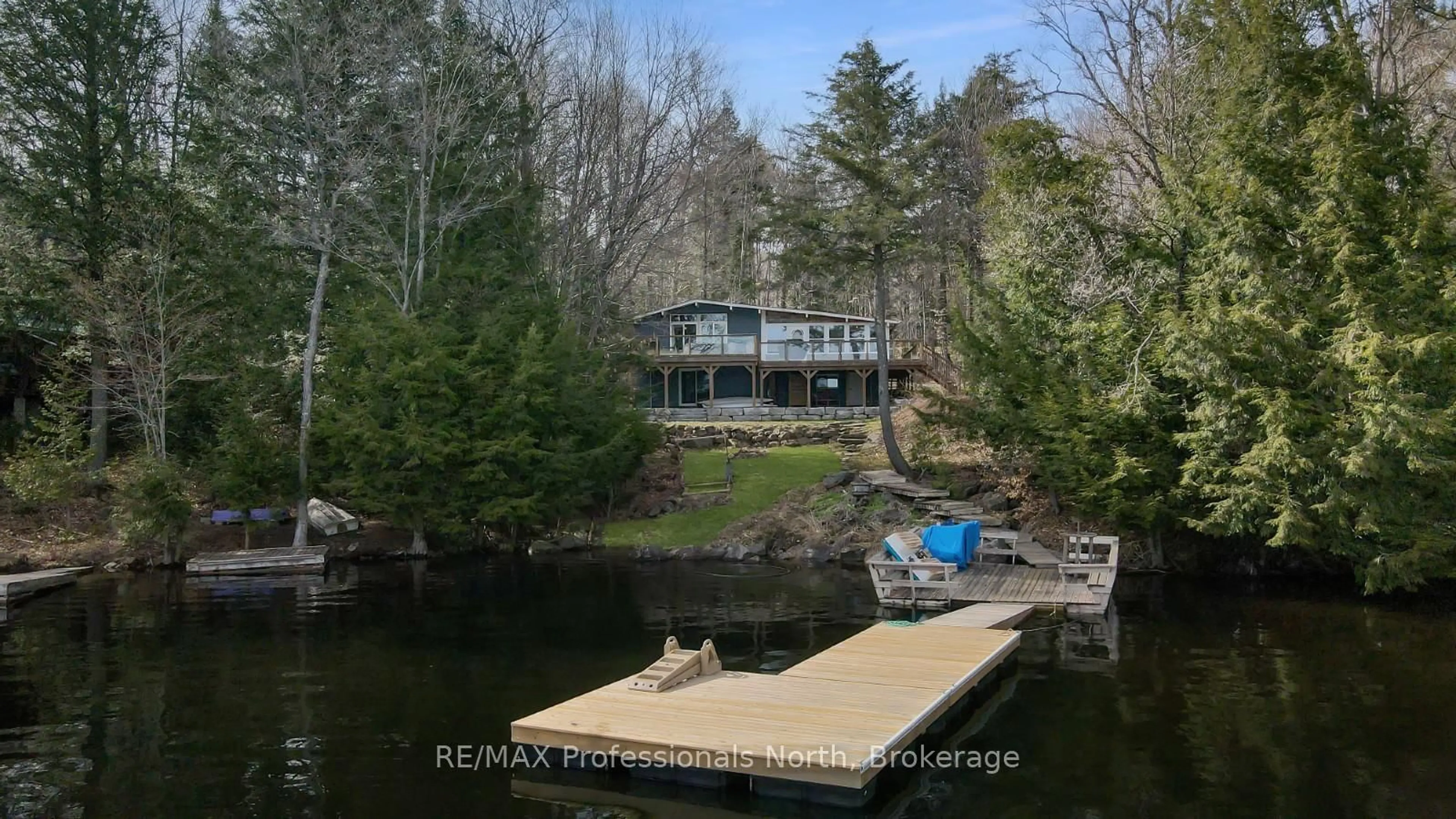 A pic from outside/outdoor area/front of a property/back of a property/a pic from drone, water/lake/river/ocean view for 2787 Watts Rd, Dysart et al Ontario K0M 1S0