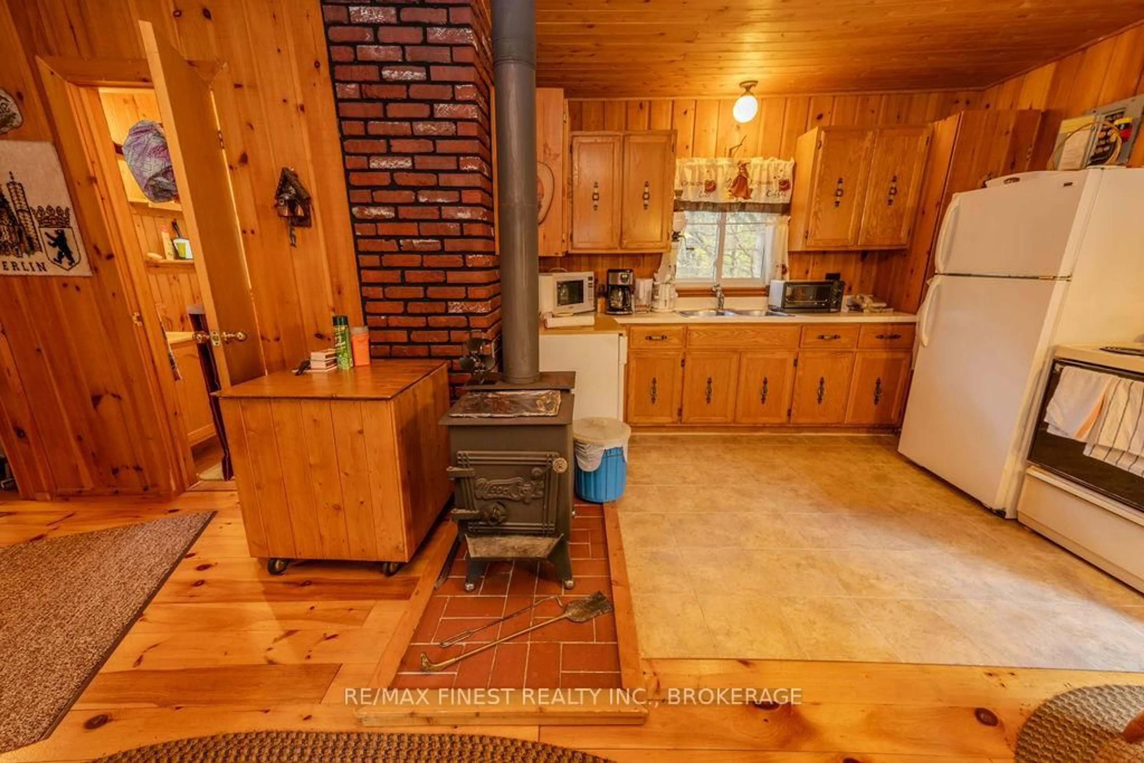 Standard kitchen, unknown for 1203 FARM GATE Lane, Mississippi Station Ontario K0H 2C0