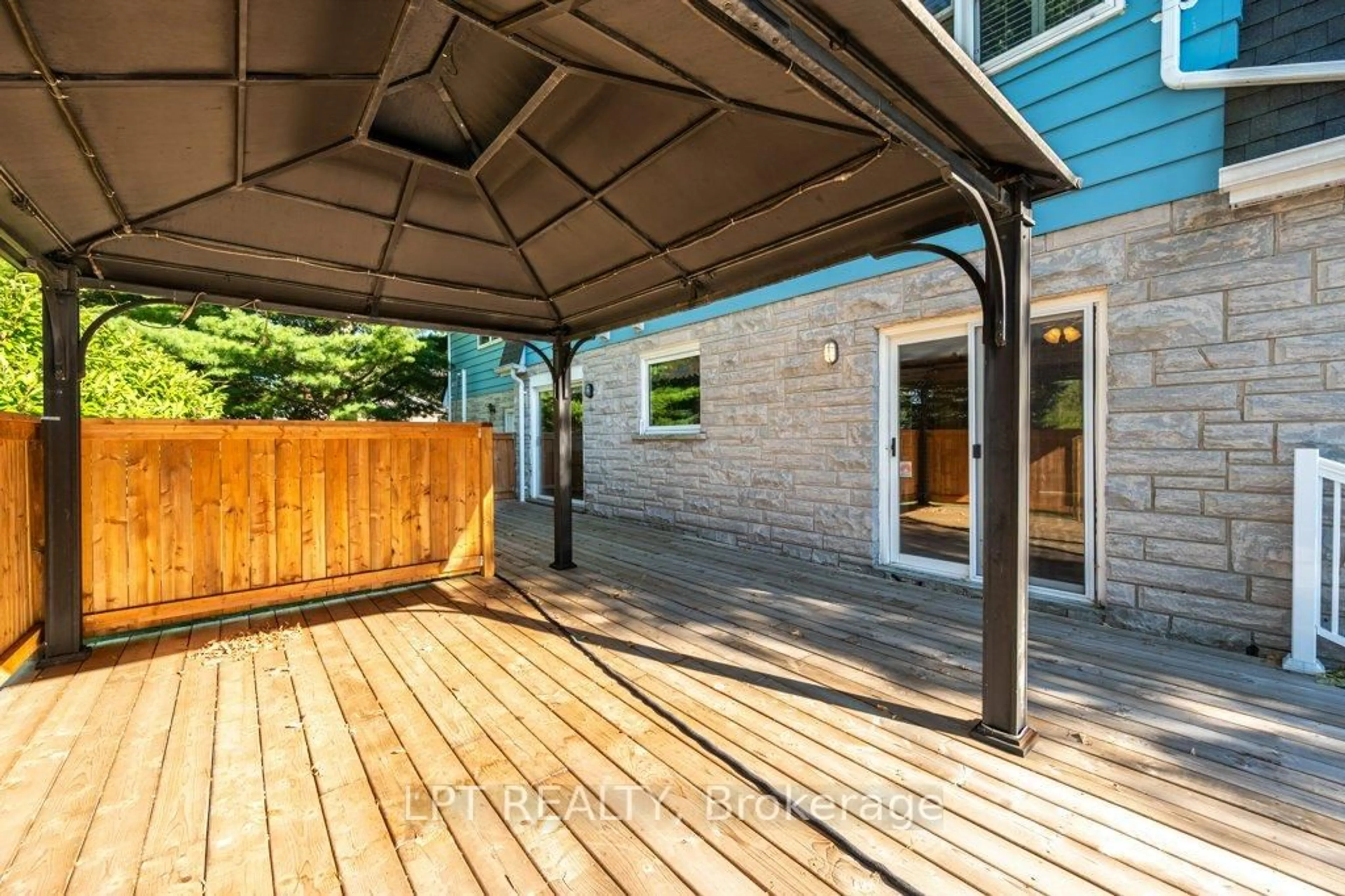 Patio, street for 5 Cashman Pl, Kingston Ontario K0H 1S0