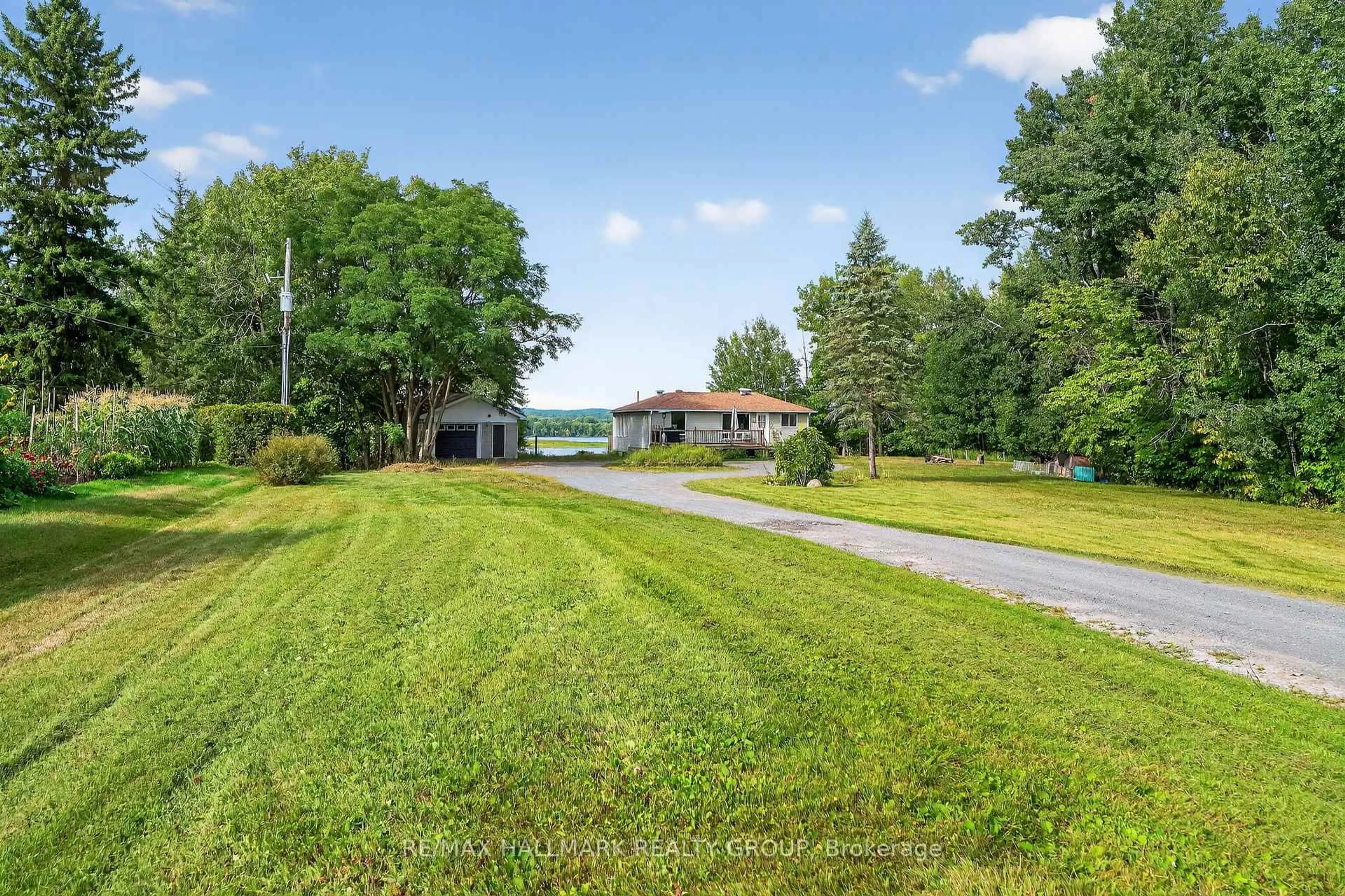 A pic from outside/outdoor area/front of a property/back of a property/a pic from drone, water/lake/river/ocean view for 3855 Old Highway 17, Clarence-Rockland Ontario K4K 1W2