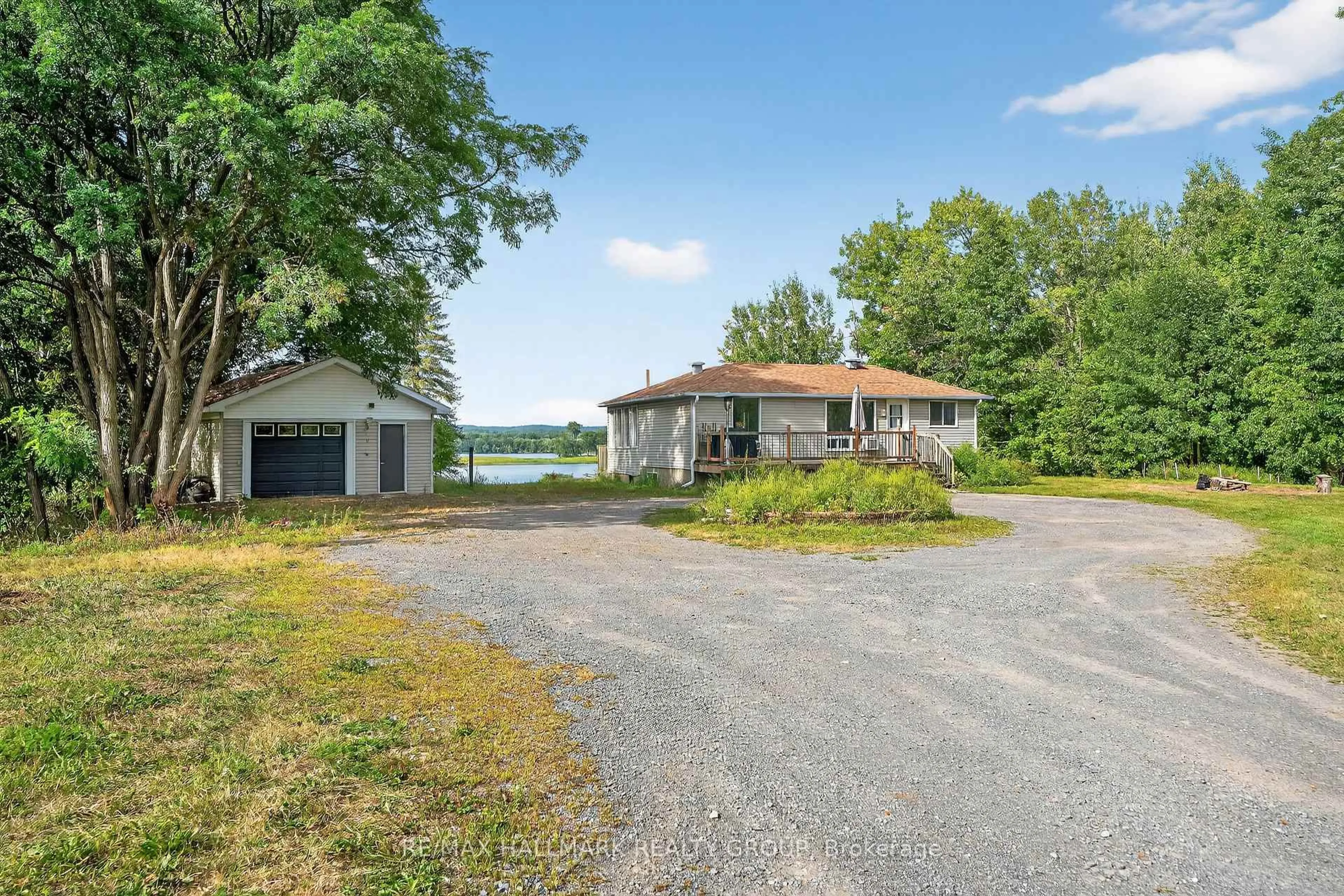 A pic from outside/outdoor area/front of a property/back of a property/a pic from drone, water/lake/river/ocean view for 3855 Old Highway 17, Clarence-Rockland Ontario K4K 1W2