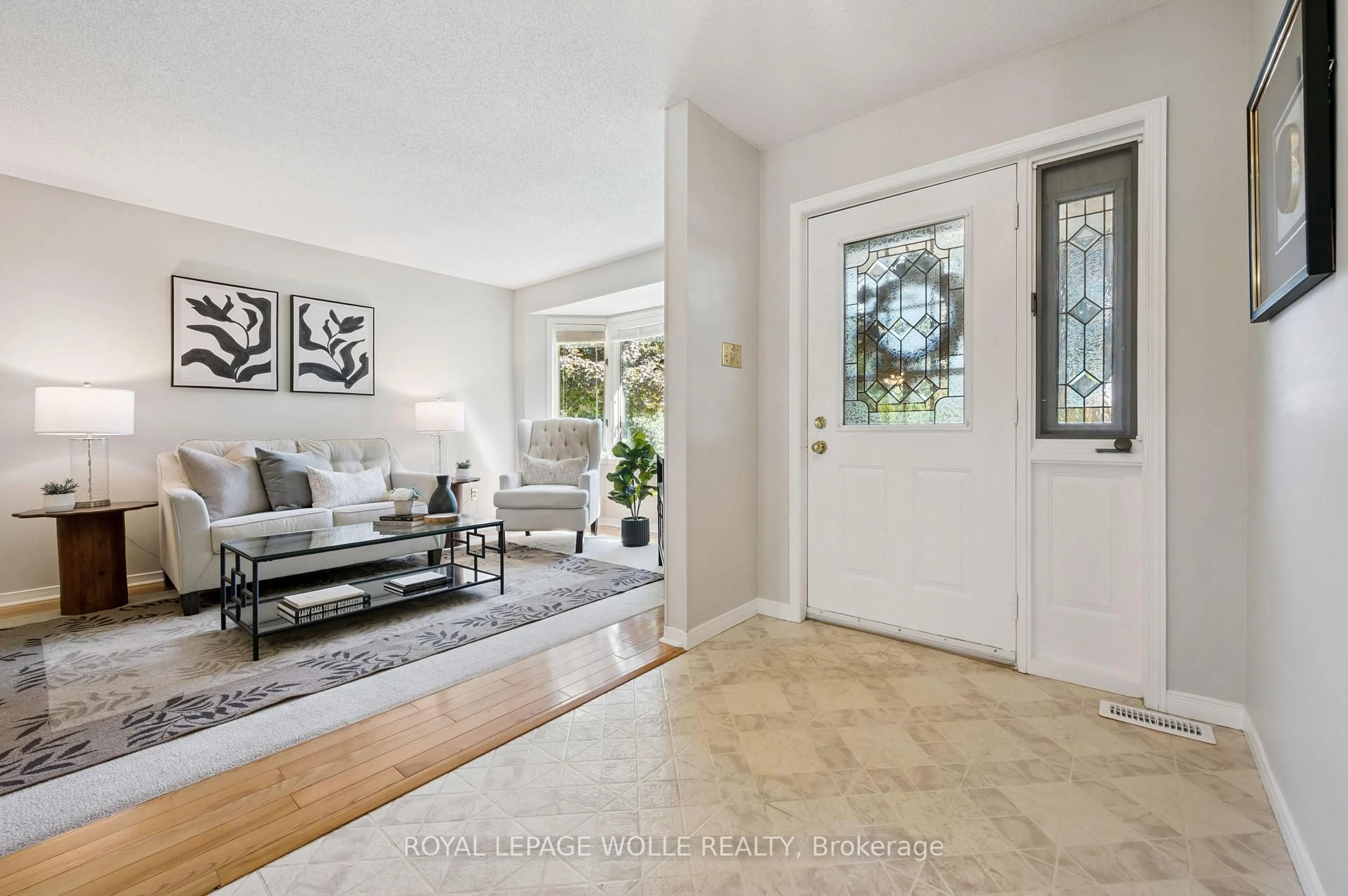 Indoor entryway for 1080 Isabella St ##2, Wellesley Ontario N0B 2A0