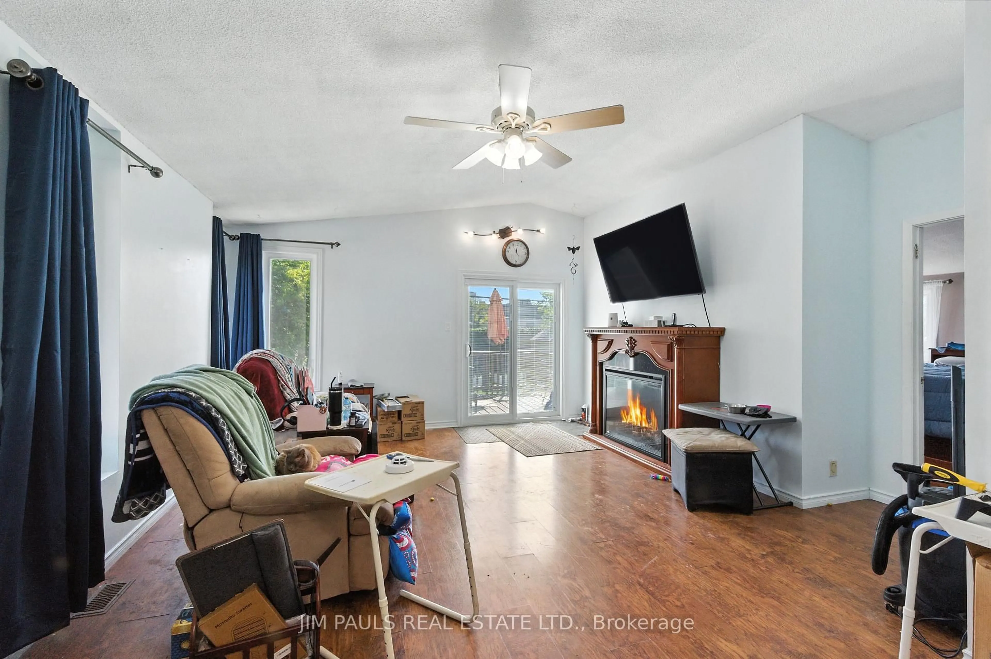 Living room with furniture, unknown for 67 Deschene Ave, Hamilton Ontario L9A 3J8