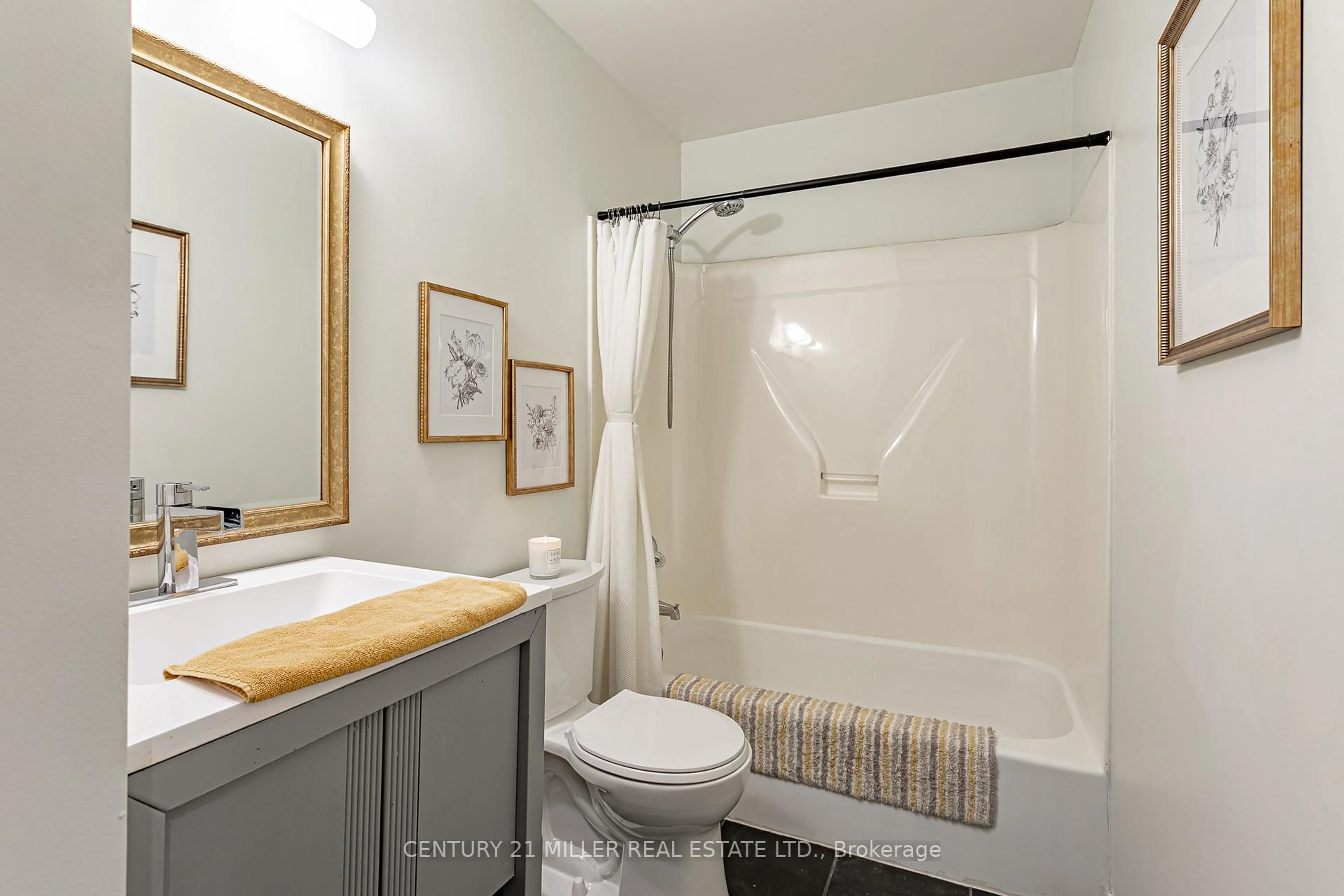 Standard bathroom, ceramic/tile floor for 9 Ailsa Pl #16, London South Ontario N5Z 4Z6