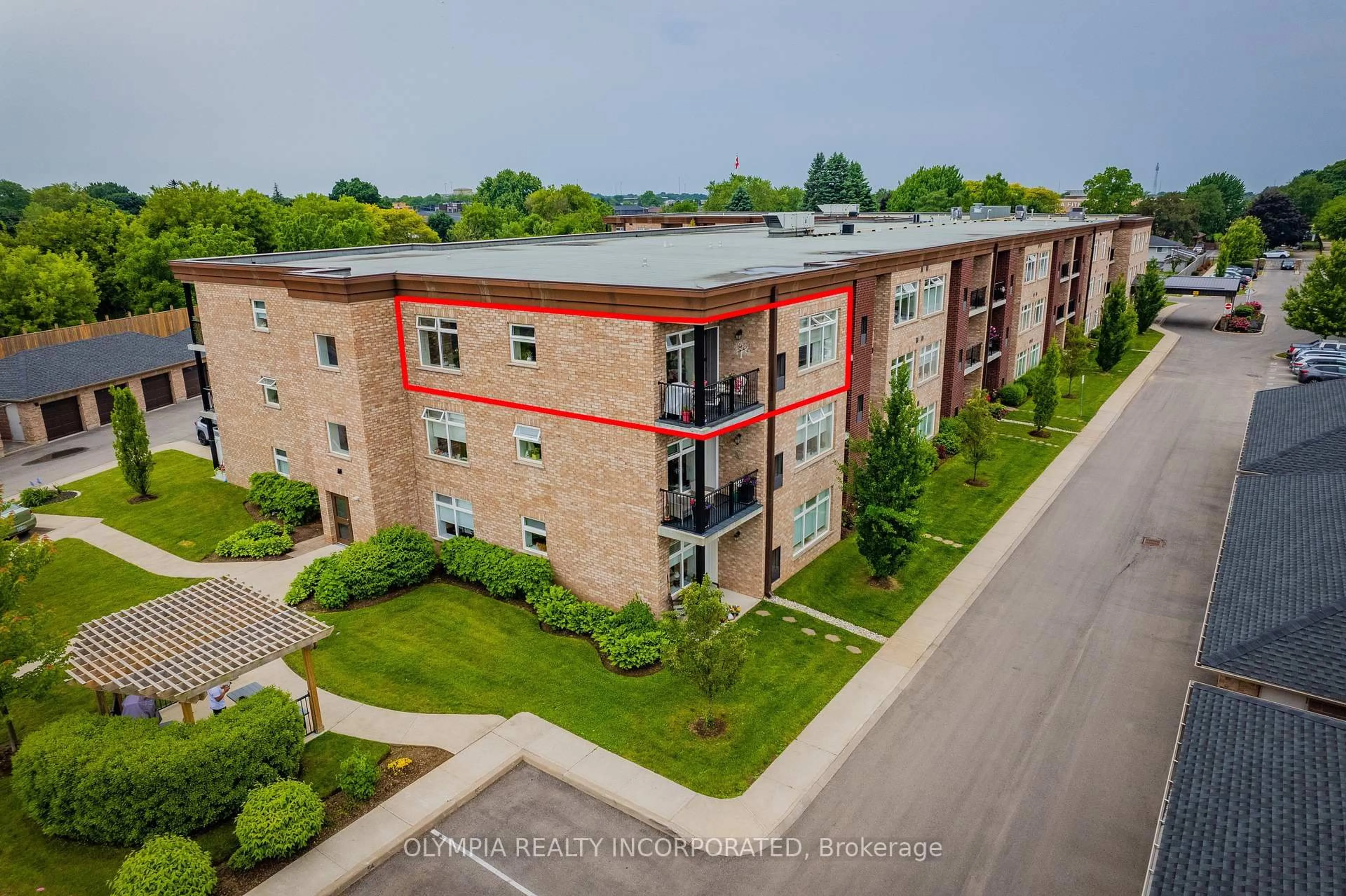 A pic from outside/outdoor area/front of a property/back of a property/a pic from drone, building for 4644 Pettit Ave #316, Niagara Falls Ontario L2E 0B4