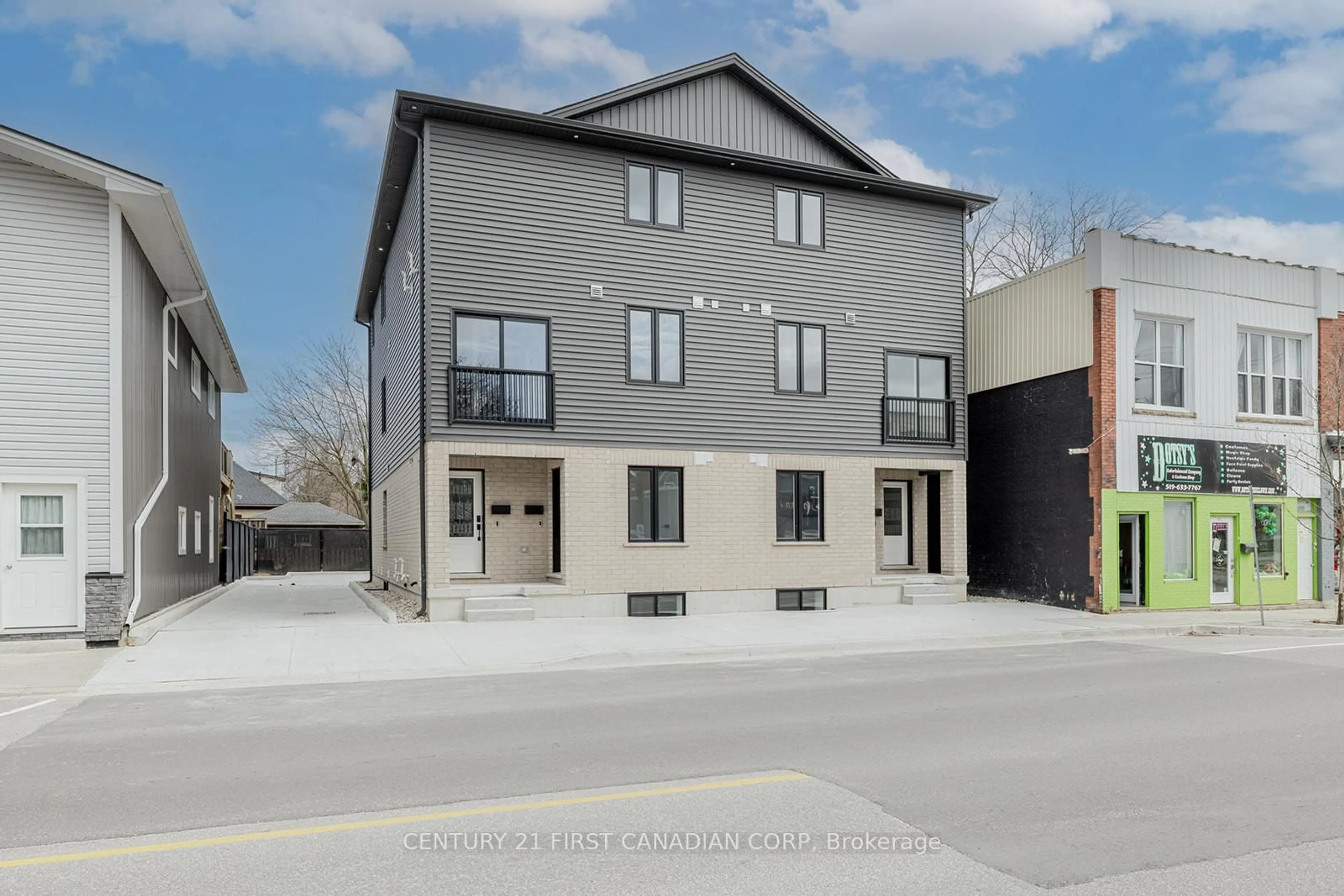 Unknown for 109 Ross St, St. Thomas Ontario N5R 3X8