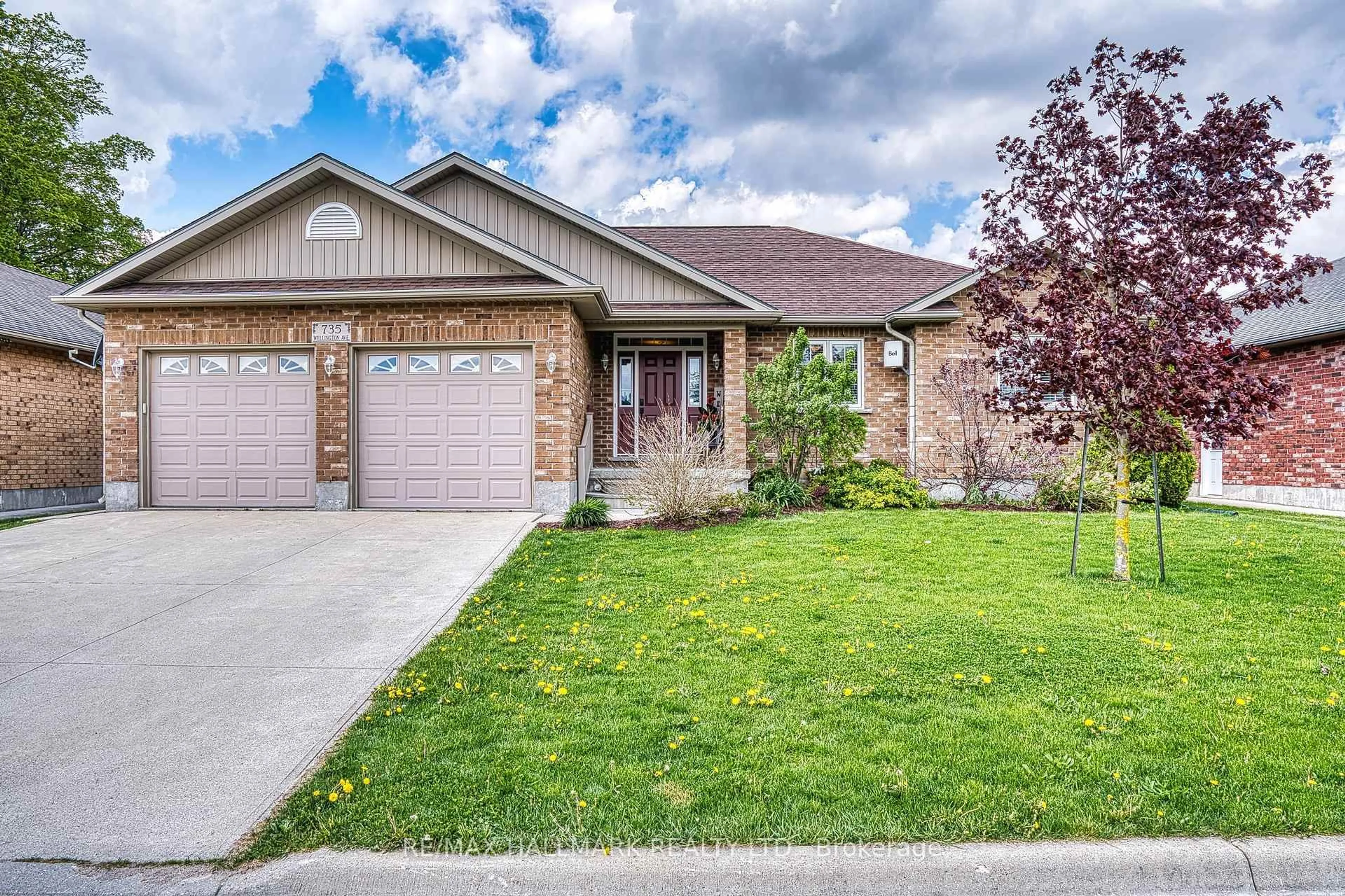 Home with brick exterior material, street for 735 WELLINGTON Ave, North Perth Ontario N4W 3S8