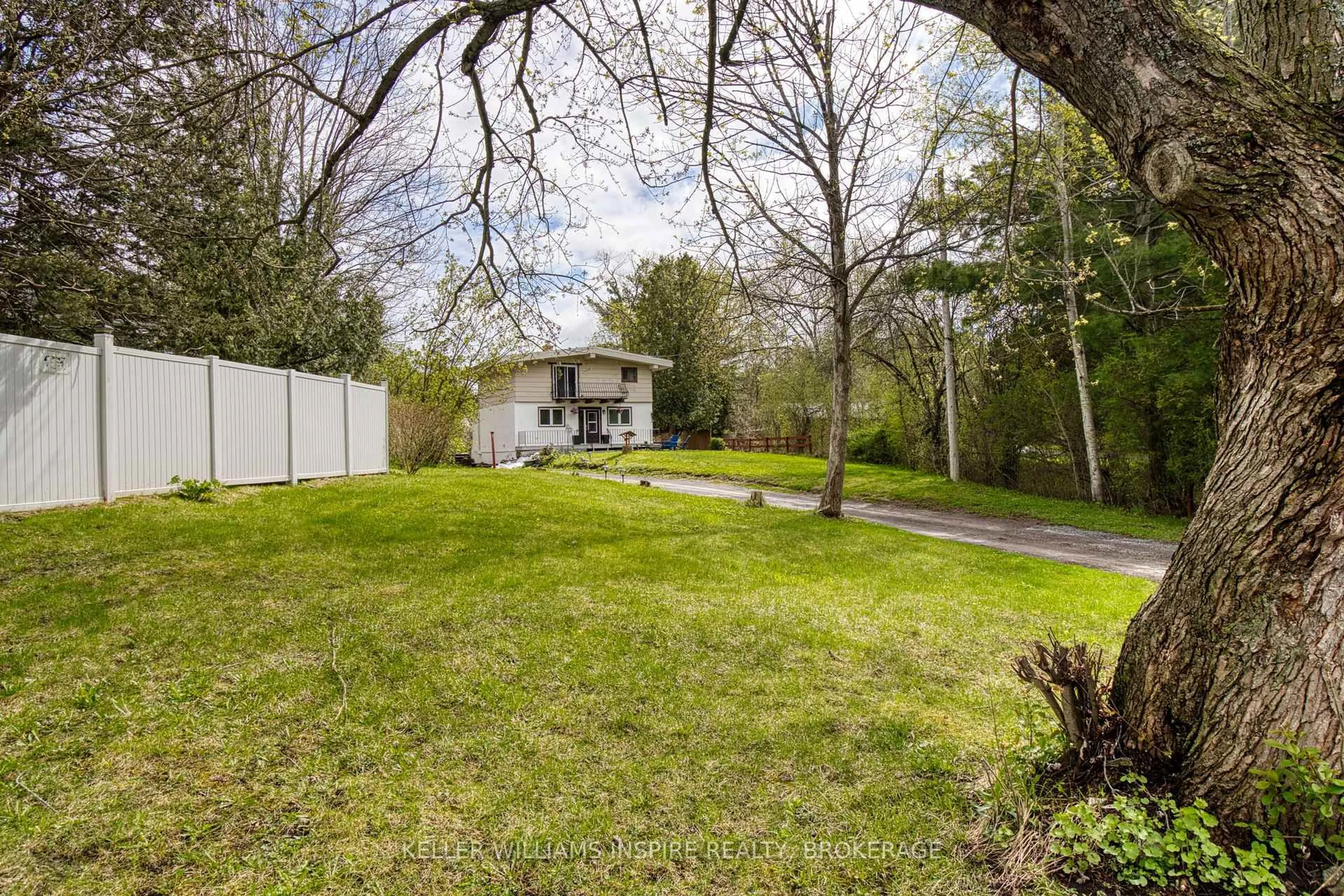 A pic from outside/outdoor area/front of a property/back of a property/a pic from drone, street for 1991 Burbrook Rd, Kingston Ontario K7L 4V4