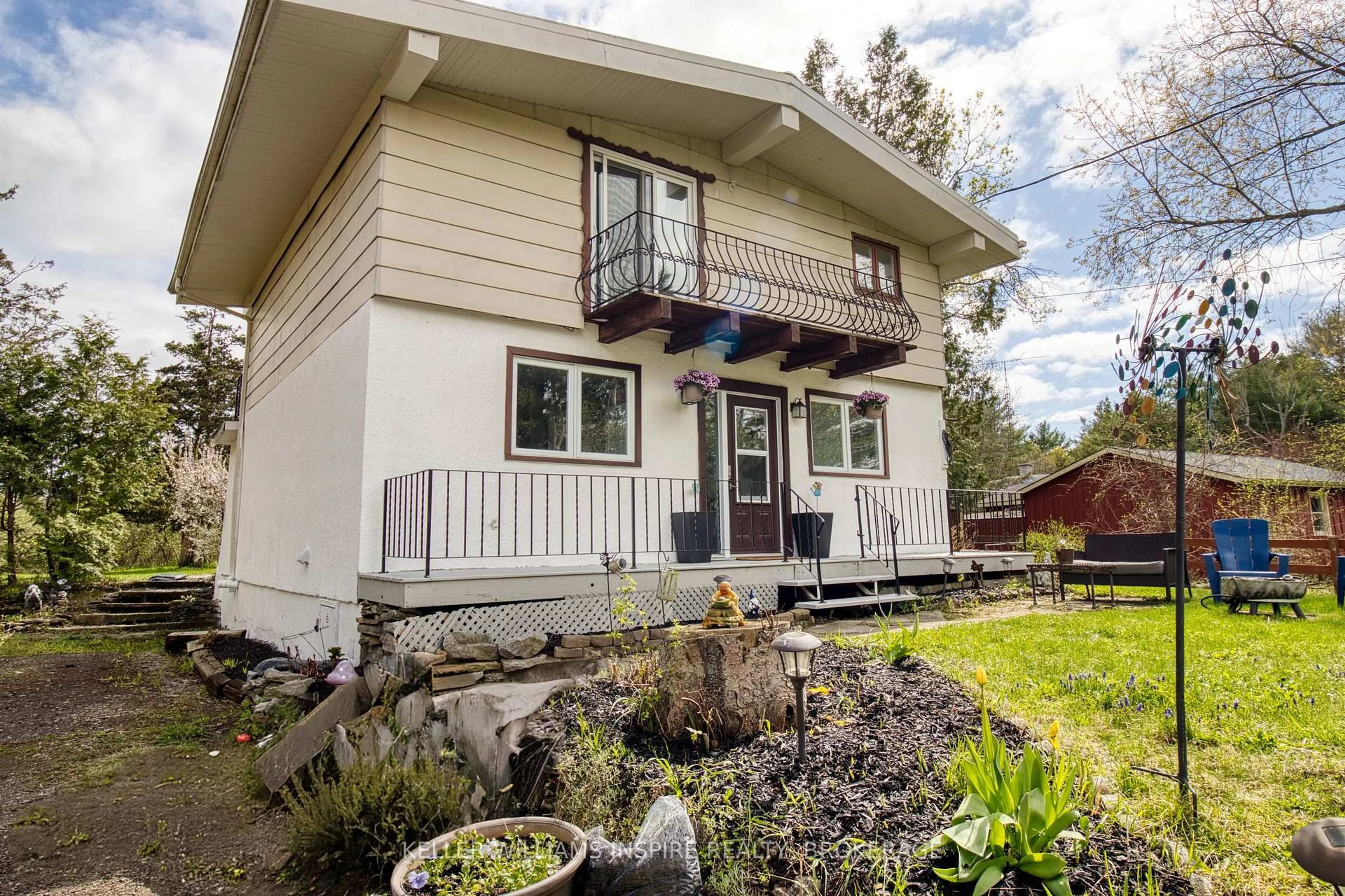 Home with vinyl exterior material, unknown for 1991 Burbrook Rd, Kingston Ontario K7L 4V4