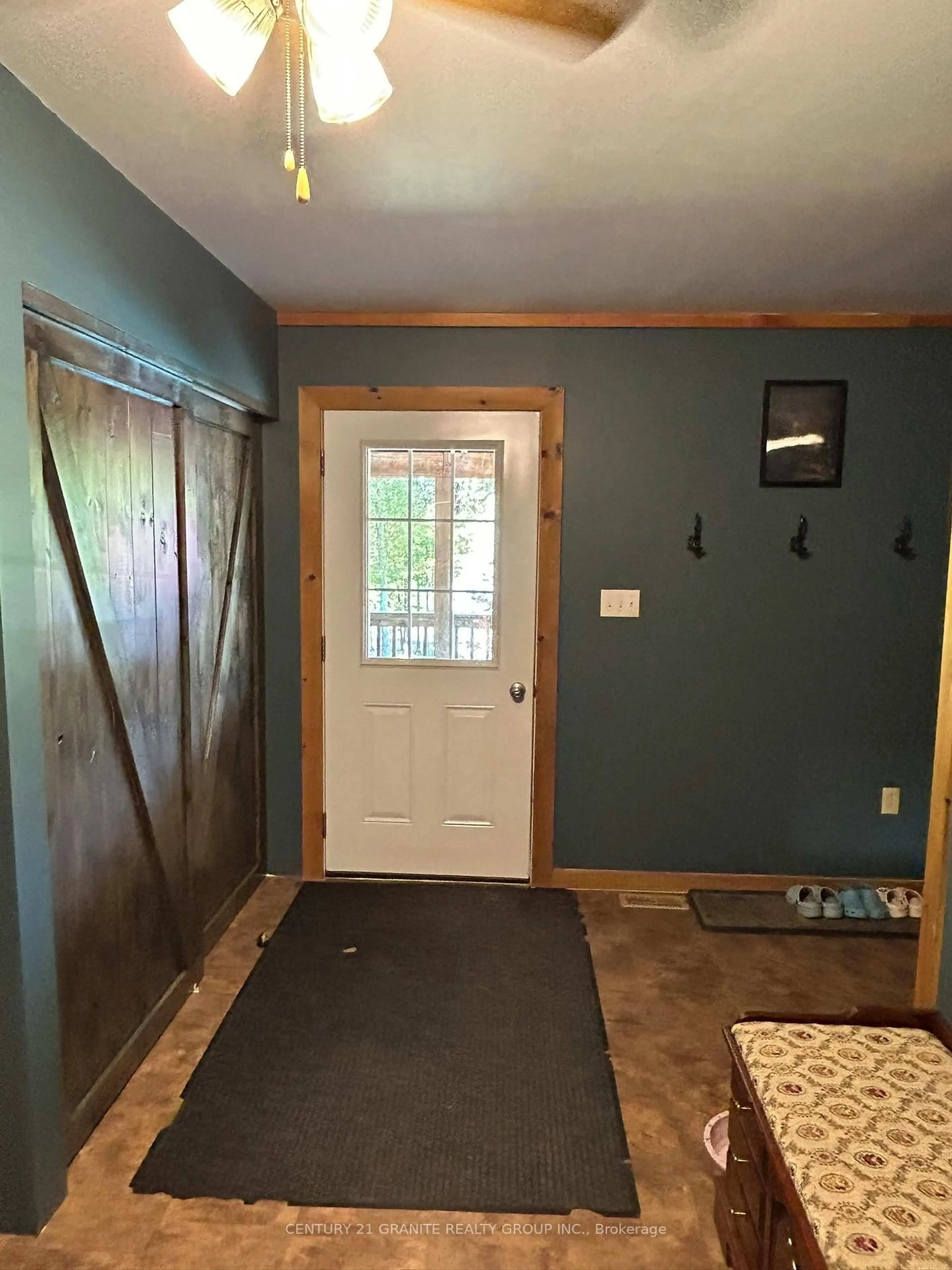 Indoor entryway for 1561 South Baptiste Lake Rd, Bancroft Ontario K0L 1C0