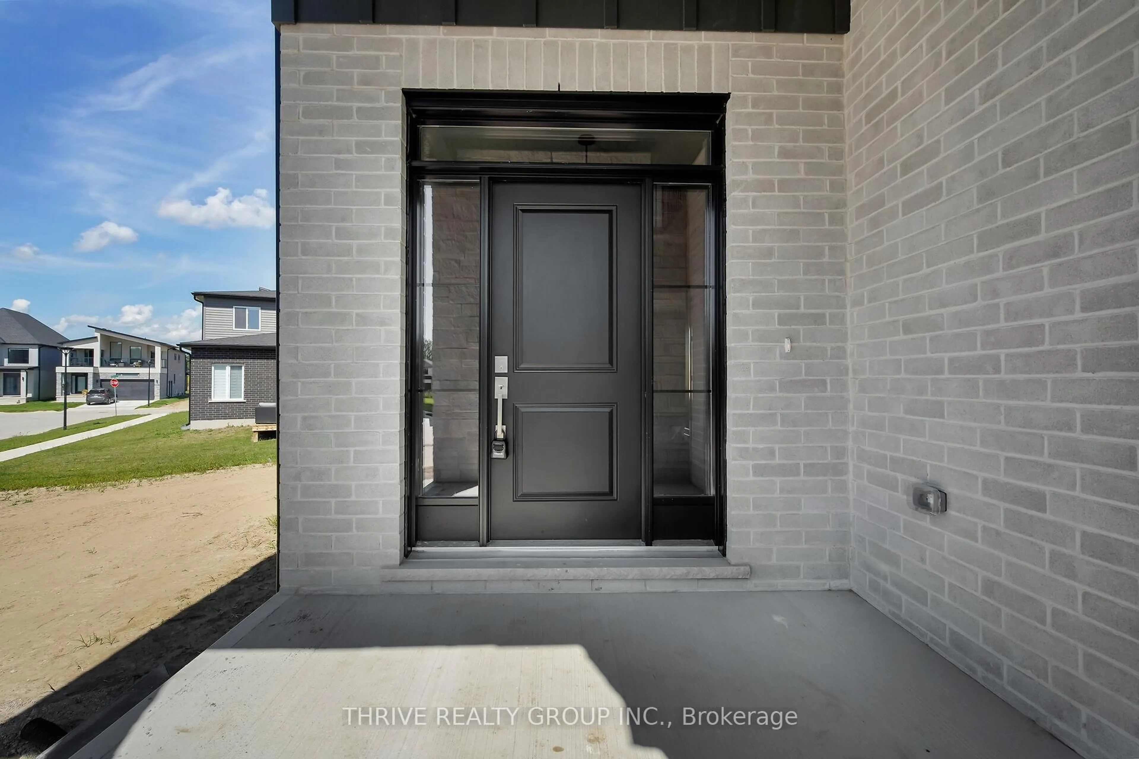Indoor entryway for 3843 Petalpath Way, London South Ontario N6P 1H5