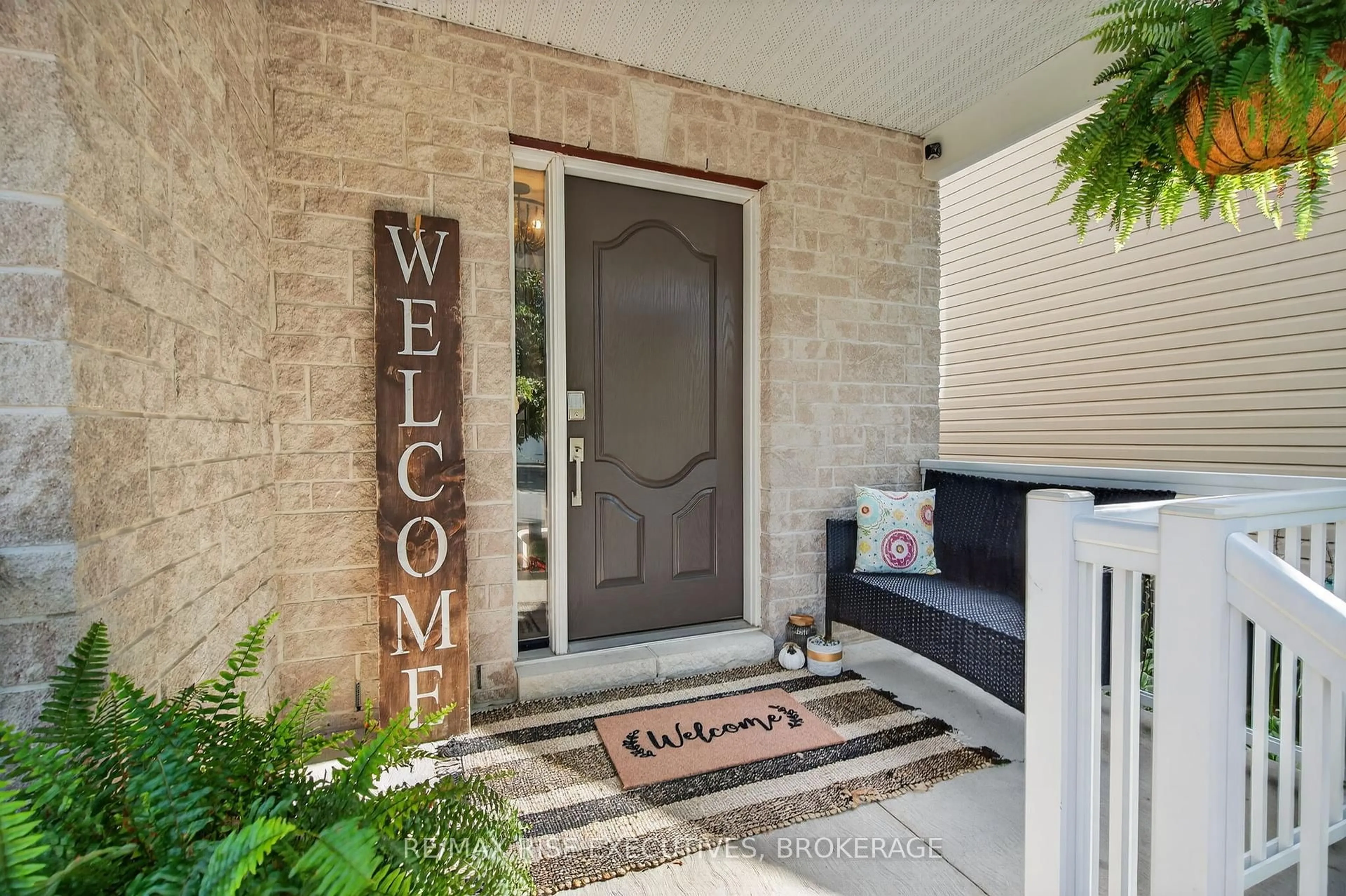 Indoor entryway for 647 Walters St, Kingston Ontario K7K 0B8
