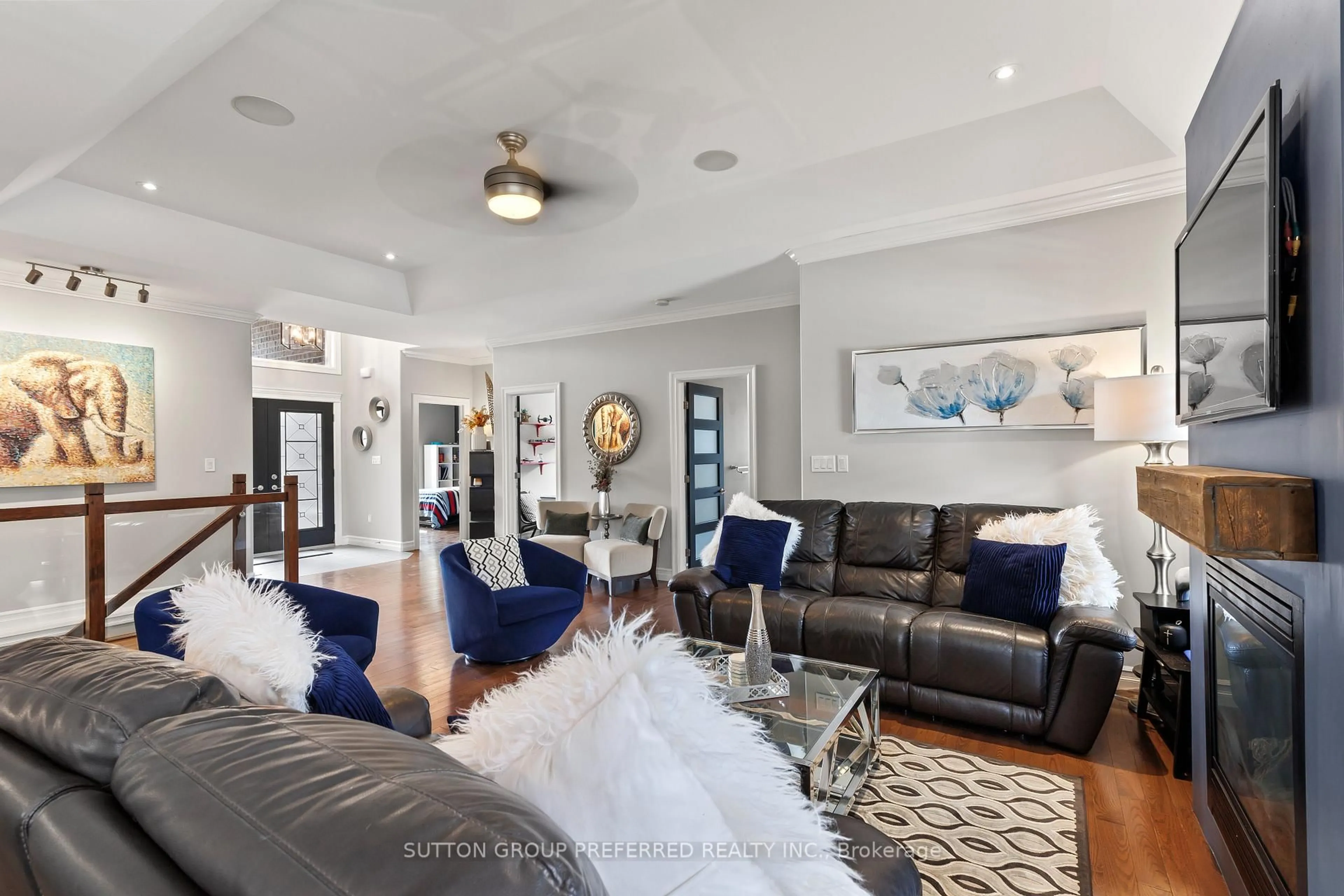 Living room with furniture, unknown for 3373 Pioneer Pkwy, London South Ontario N6P 0A8