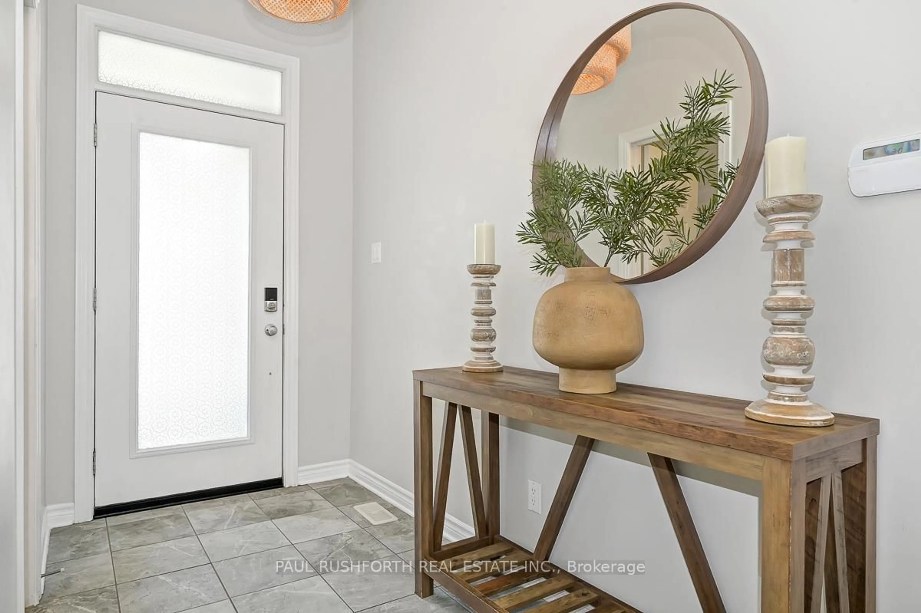 Indoor entryway for 334 Wood Acres Grve, Ottawa Ontario K1T 0M6