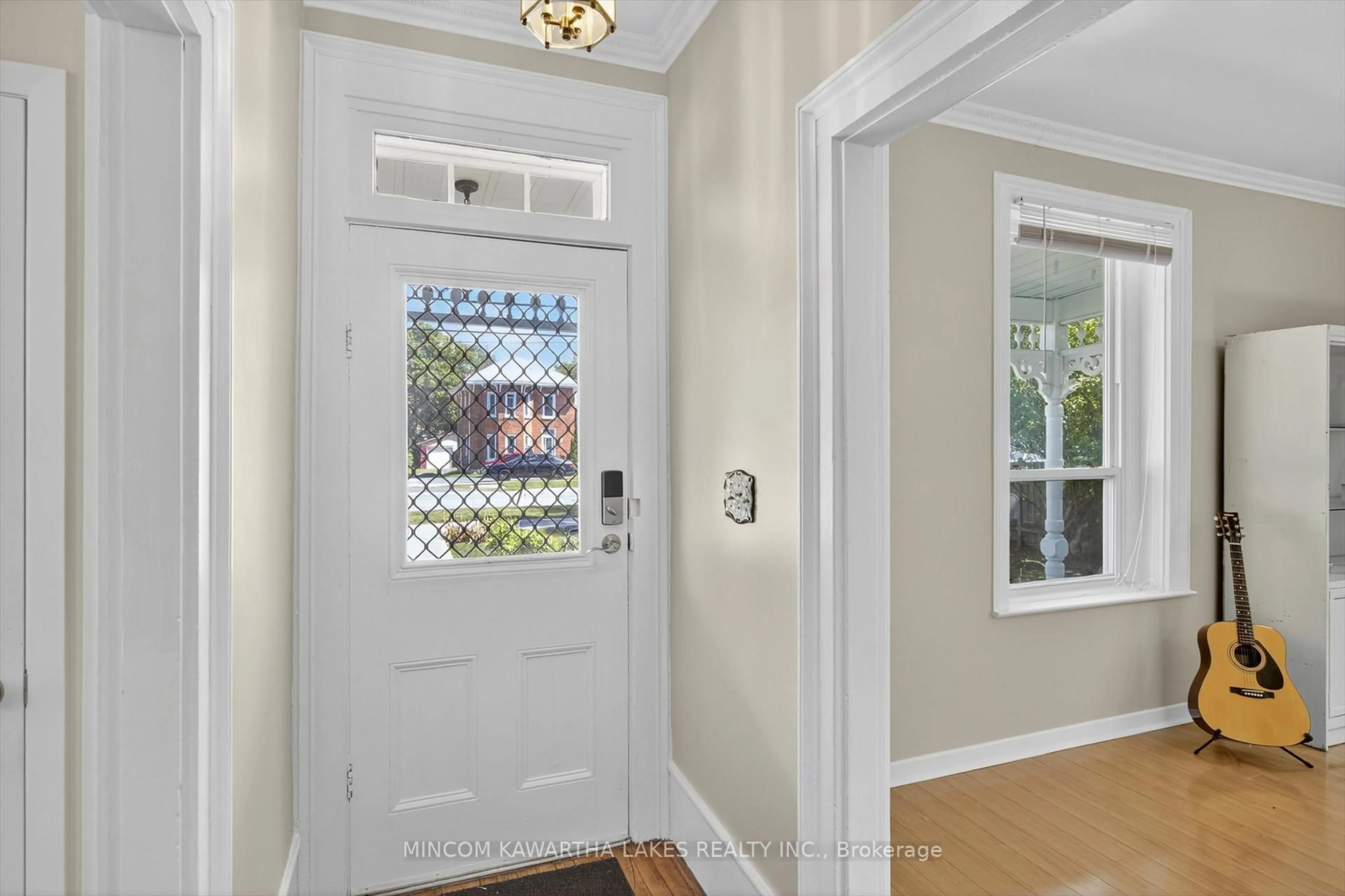 Indoor entryway for 69 Forsyth St, Limoges Ontario K0K 2M0