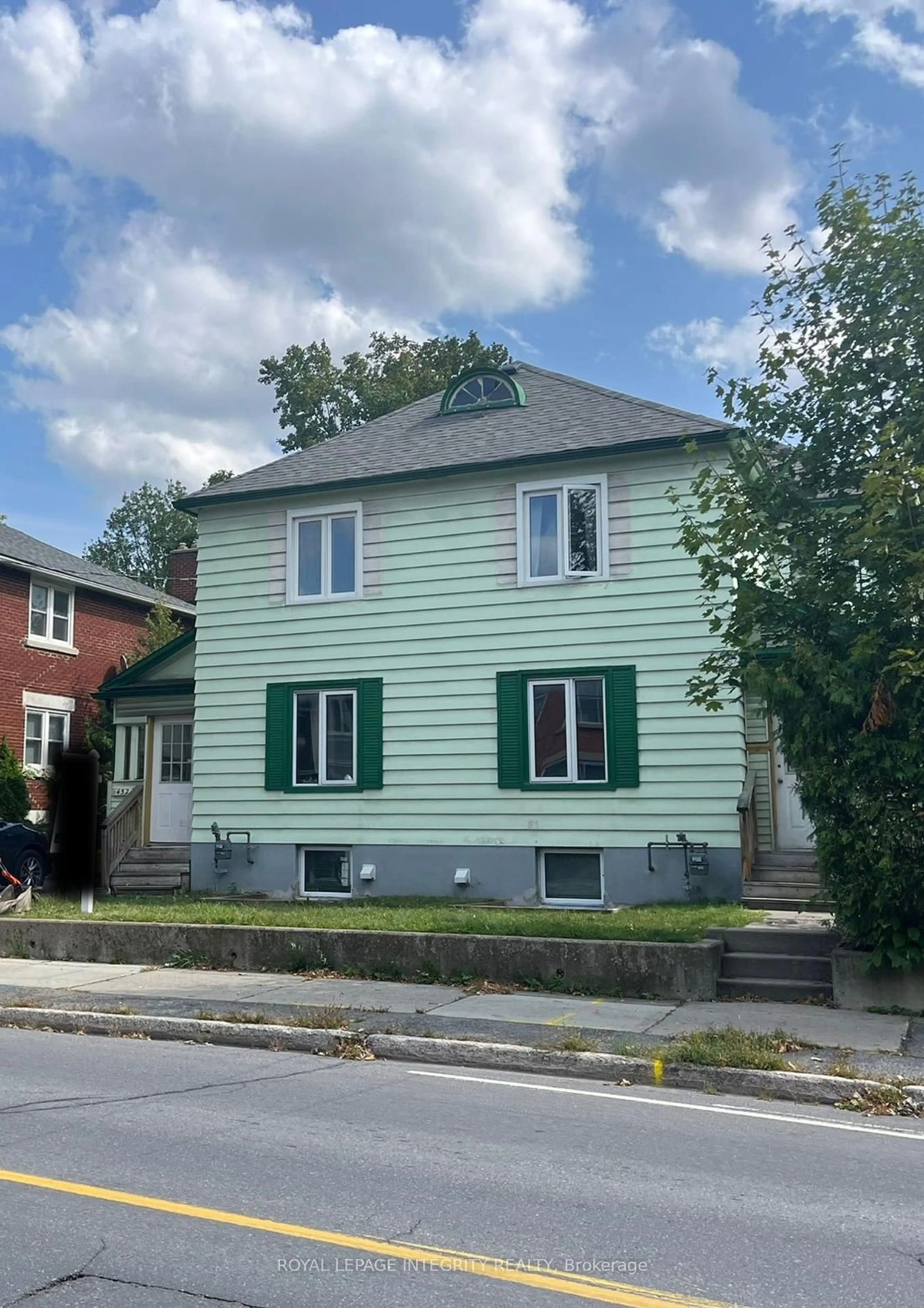 Home with vinyl exterior material, street for 452-454 Sunnyside Ave, Ottawa Ontario K1S 0S9