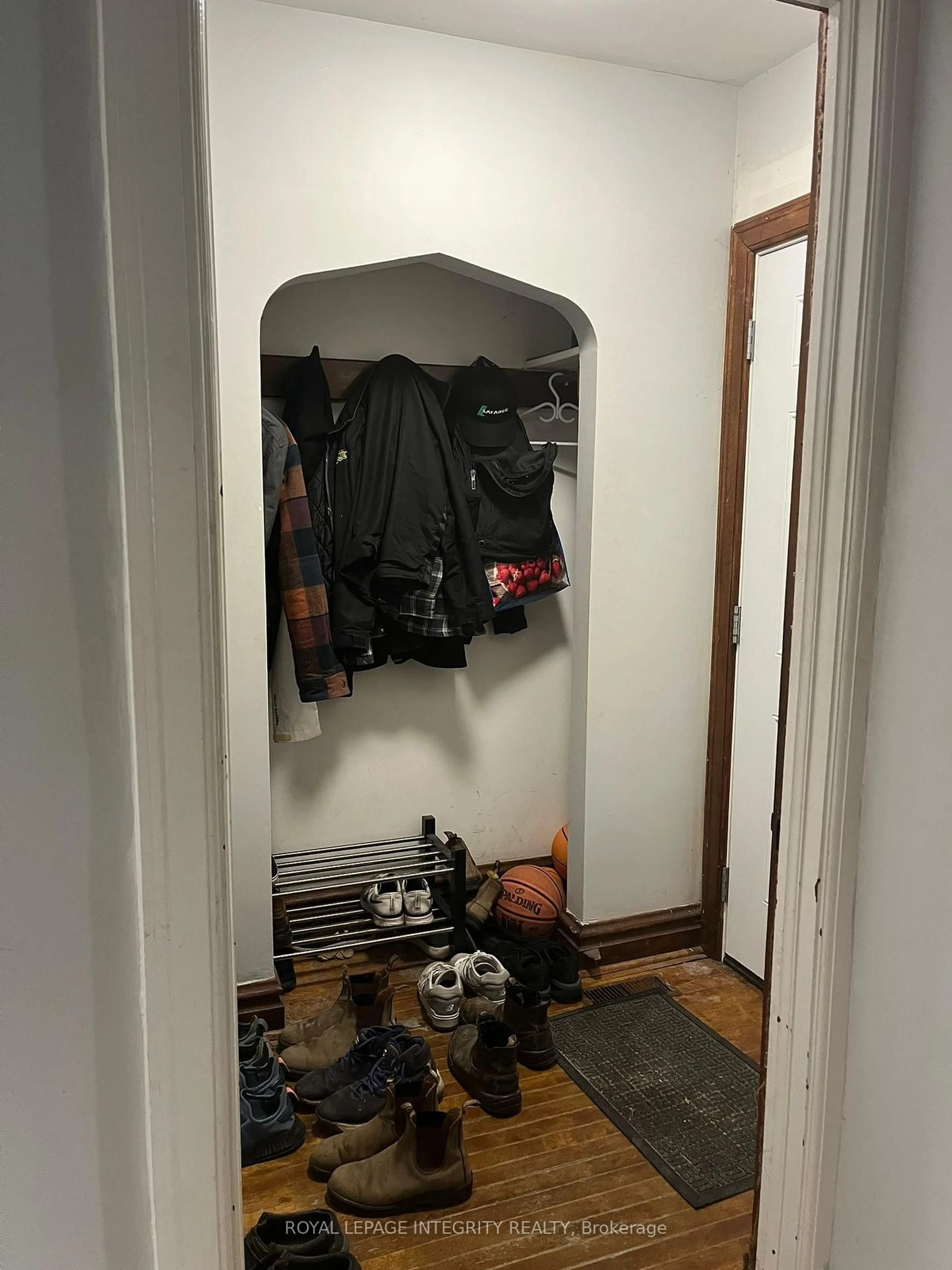 A pic of a room for 452-454 Sunnyside Ave, Ottawa Ontario K1S 0S9