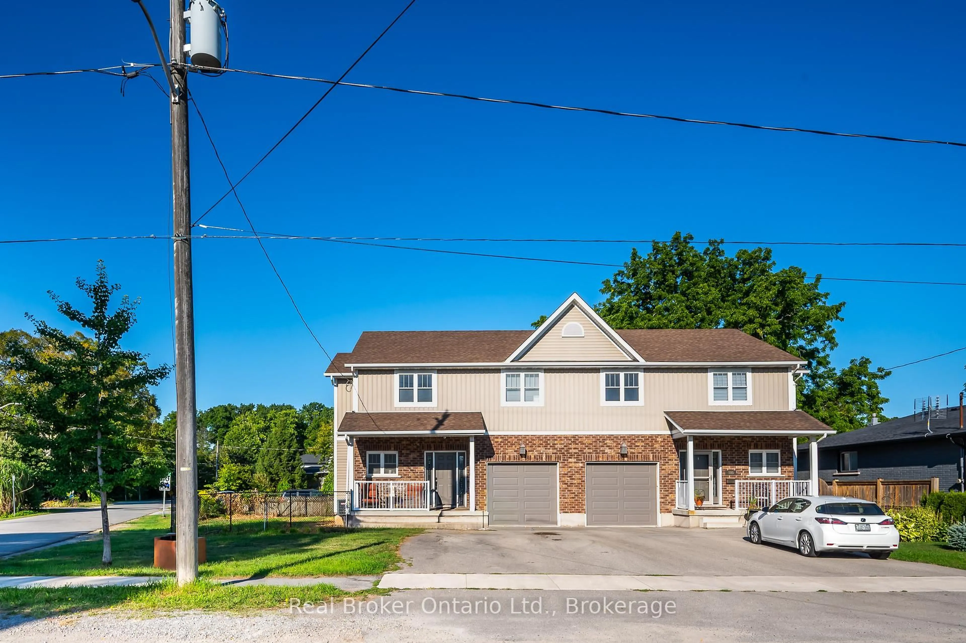 A pic from outside/outdoor area/front of a property/back of a property/a pic from drone, street for 103 Arthur St, St. Catharines Ontario L2M 1H8