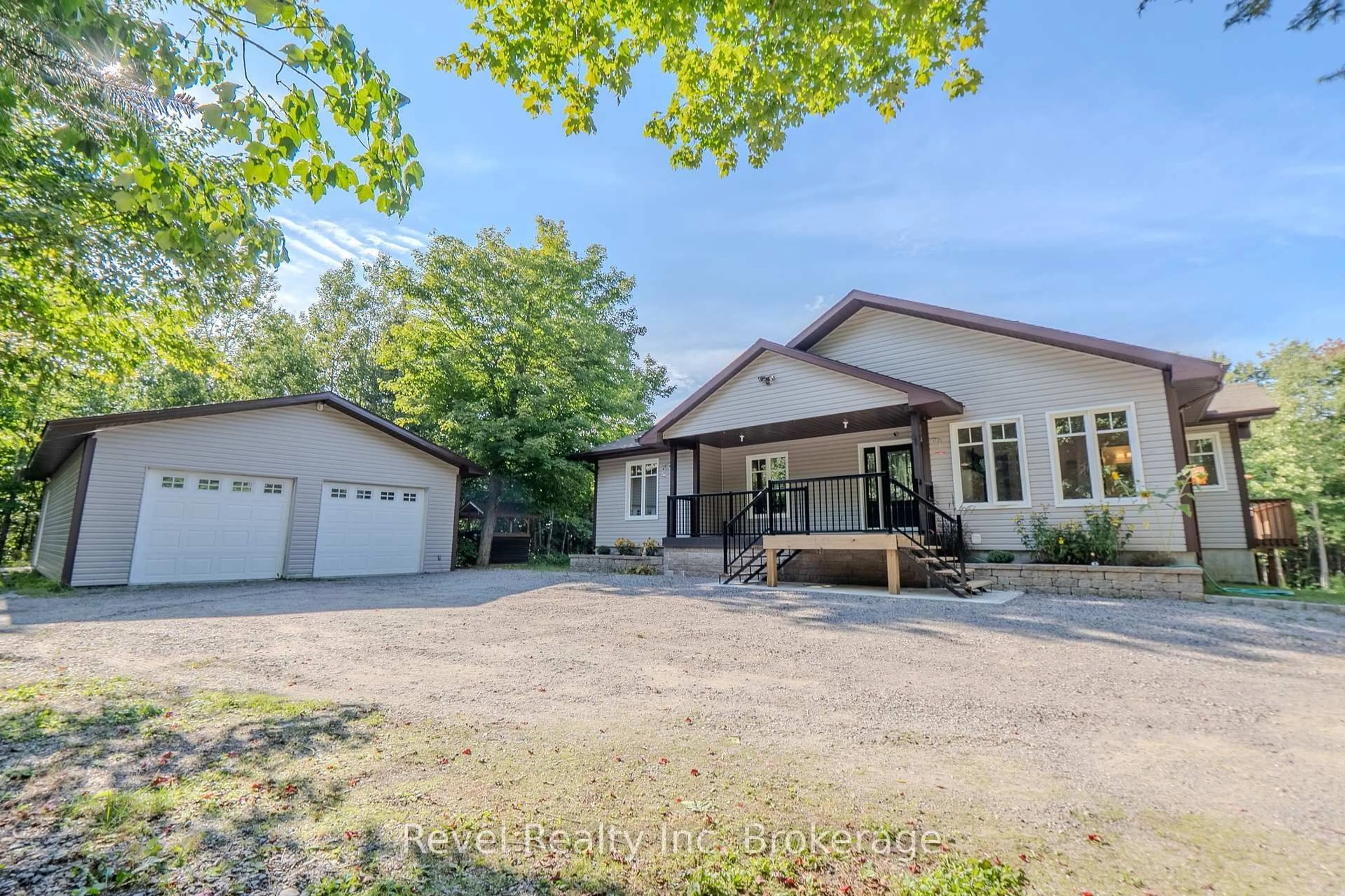 A pic from outside/outdoor area/front of a property/back of a property/a pic from drone, unknown for 362 Chadbourne Dr, North Bay Ontario P1B 8G2
